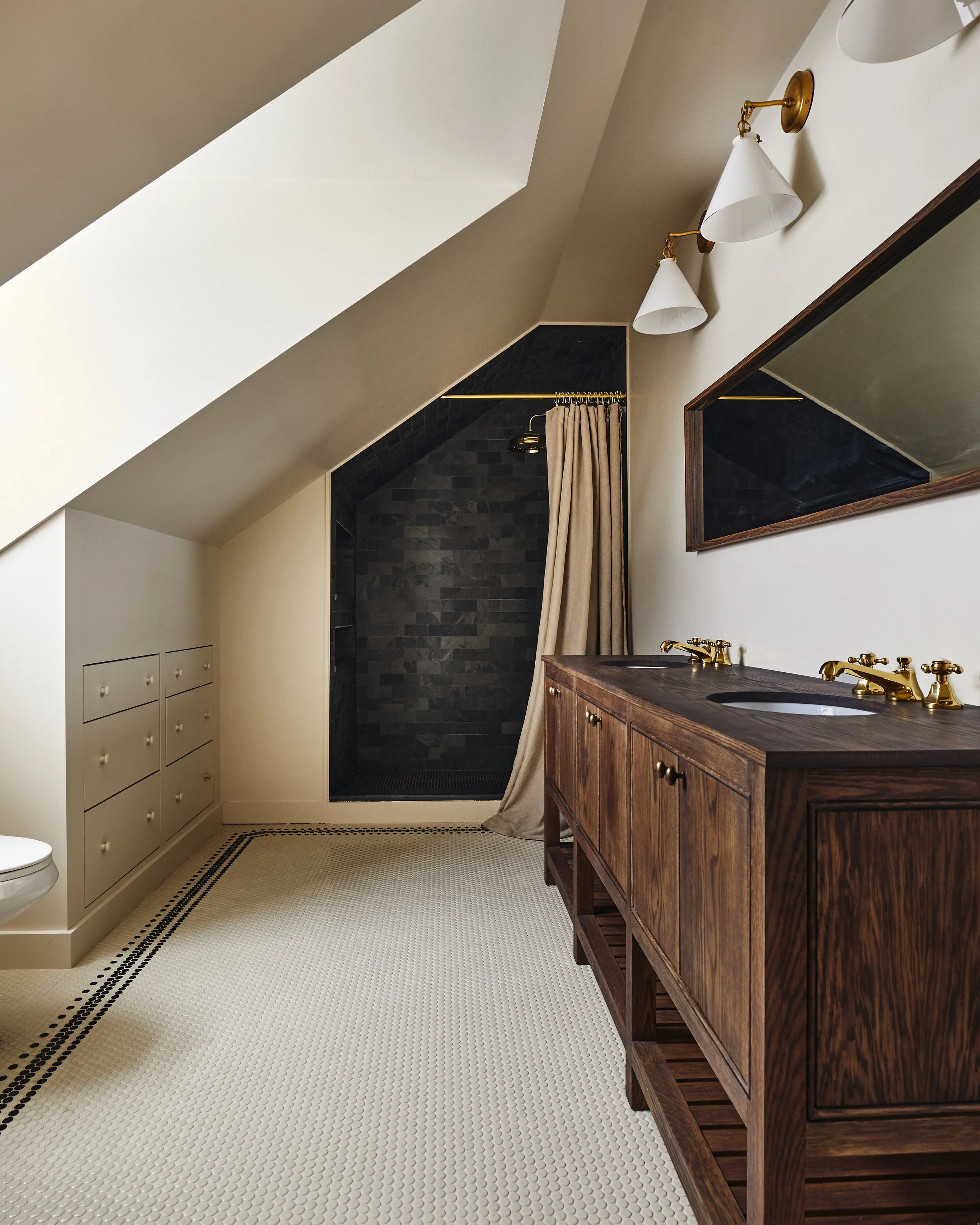 Moore House Design_Newport Apartment_Bedroom_027Moore House Design_Newport Point_021.jpg