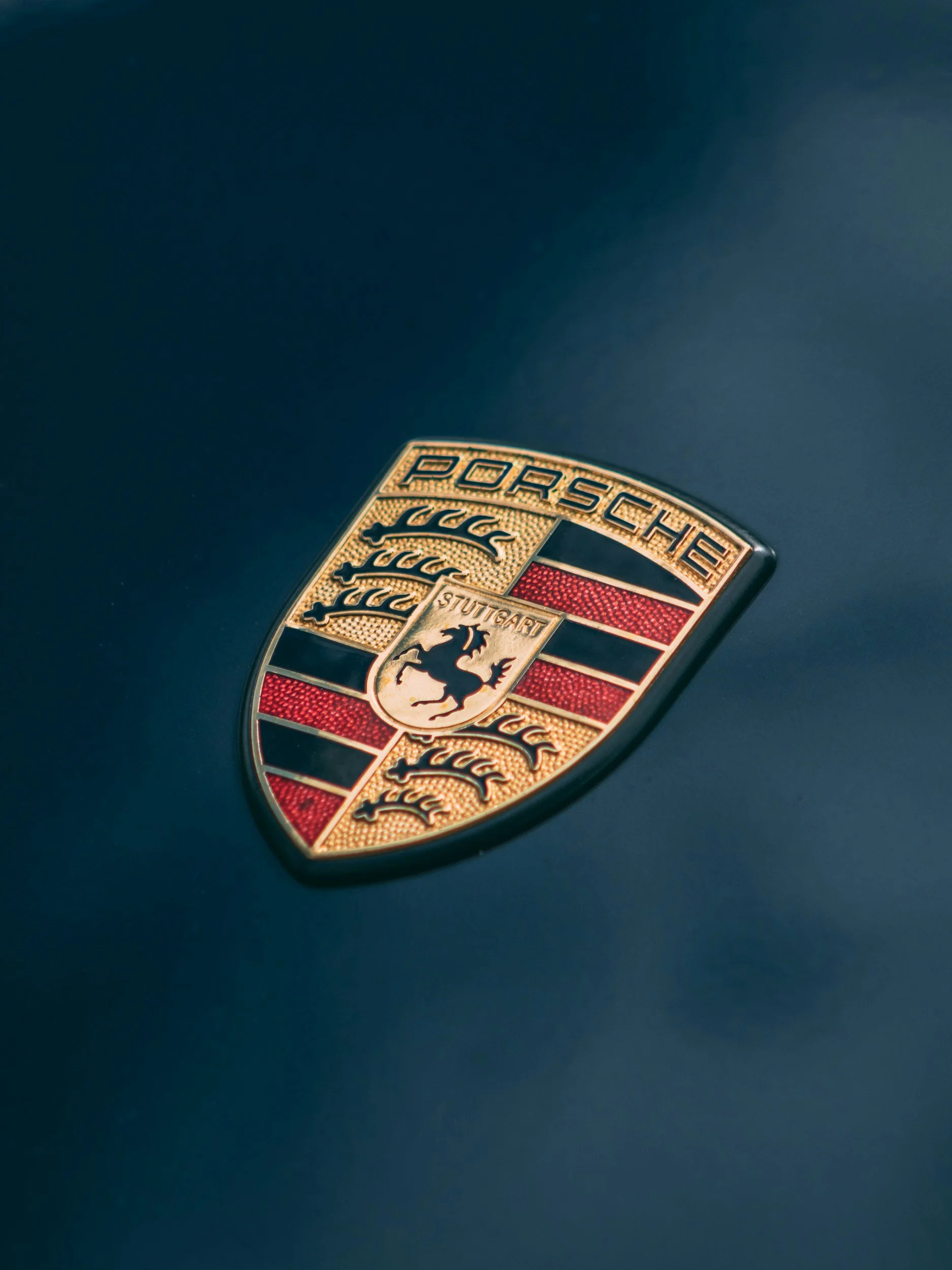 Porsche crest logo