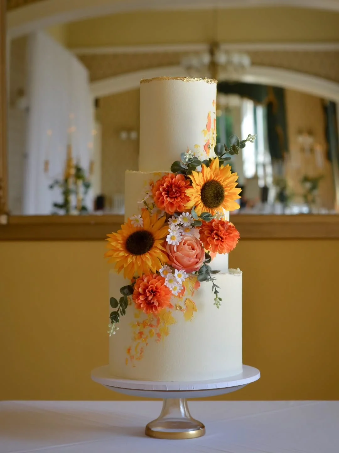 Kirsty &amp; Sean 

Does this cake not just scream sunshine 🌞