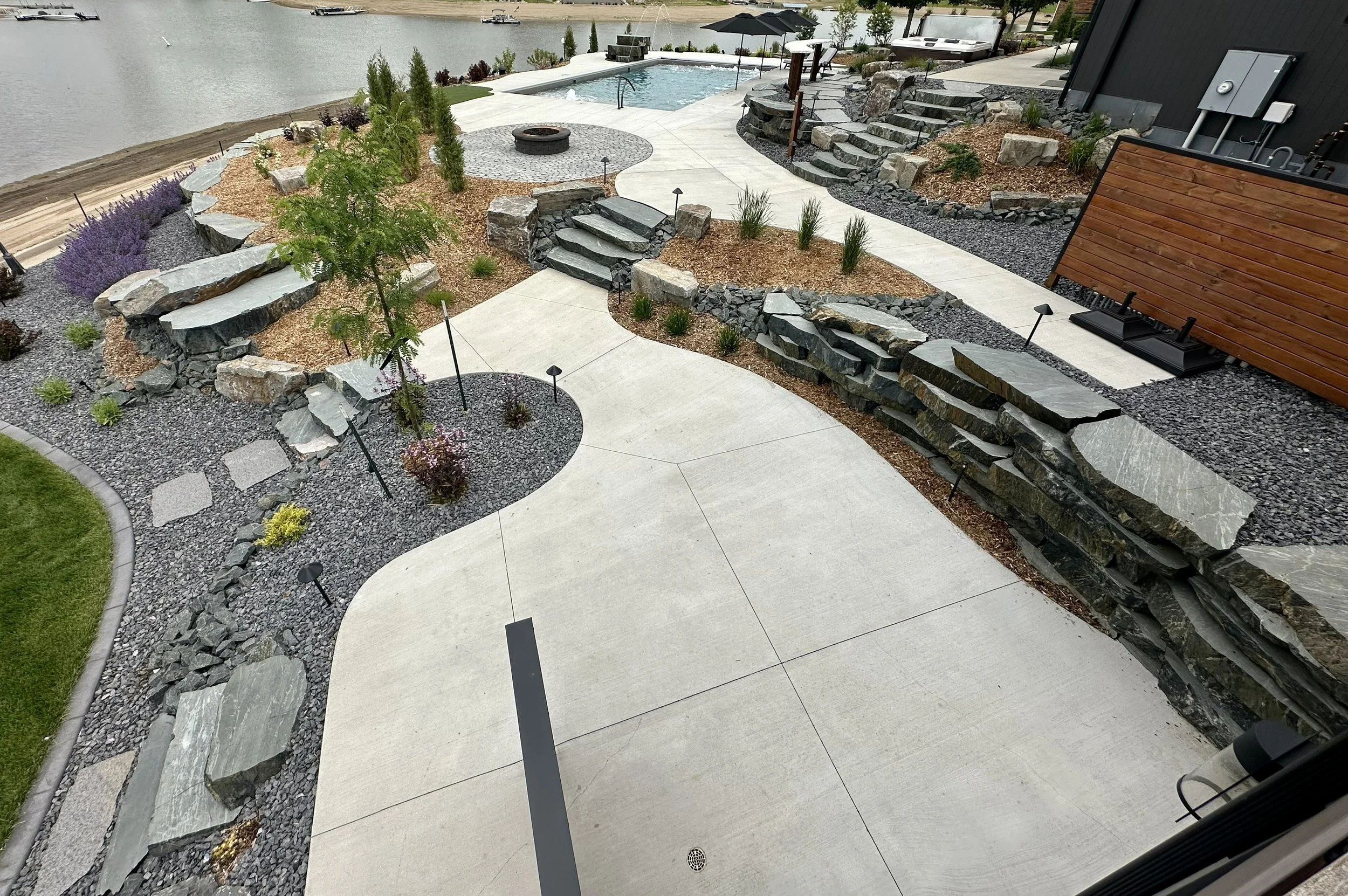 AquaGrantiqueOutcropping_custom_15inch_and_RansdomSteps (5).jpg