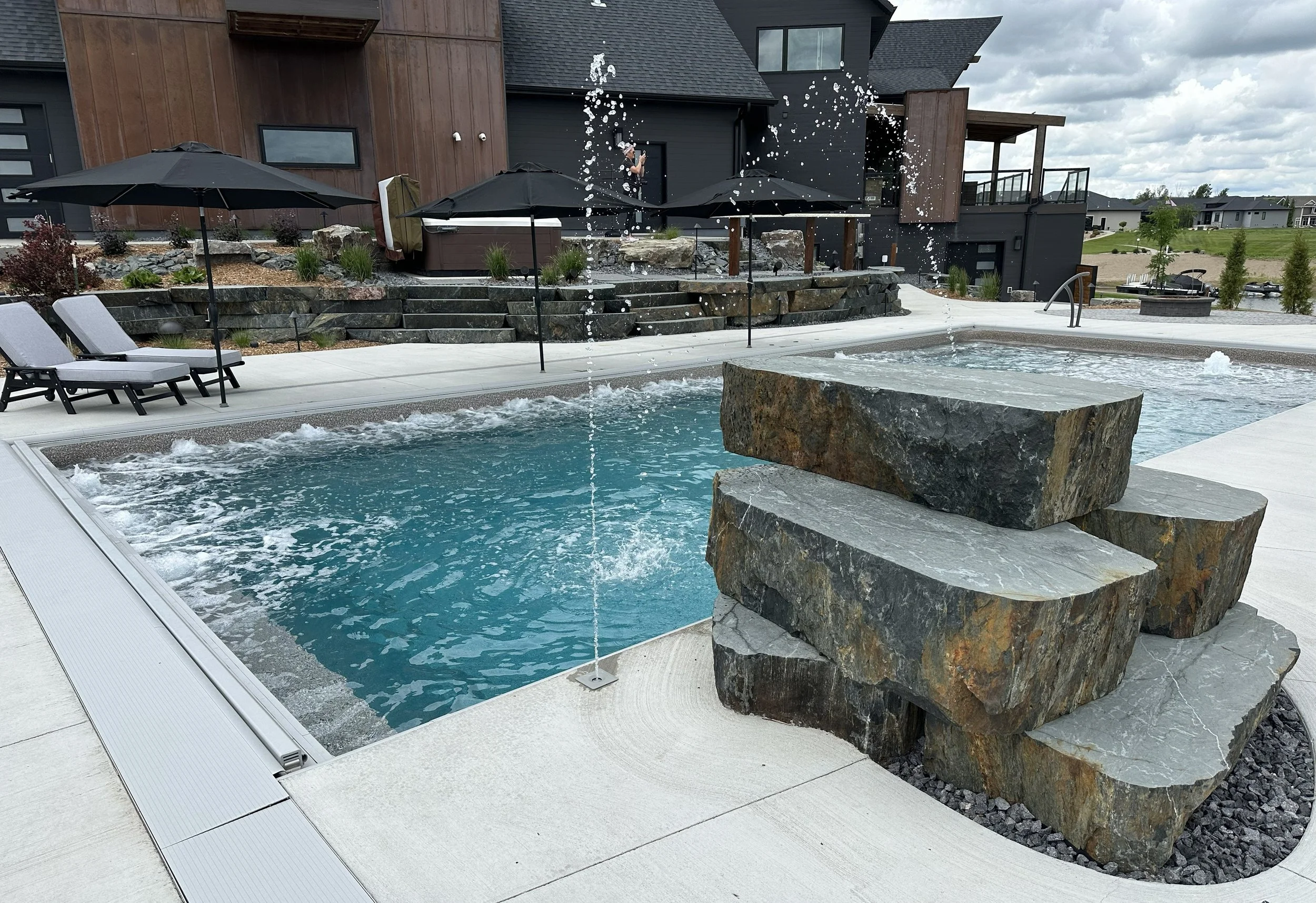 AquaGrantiqueOutcropping_custom_15inch_and_RansdomSteps (1).jpg