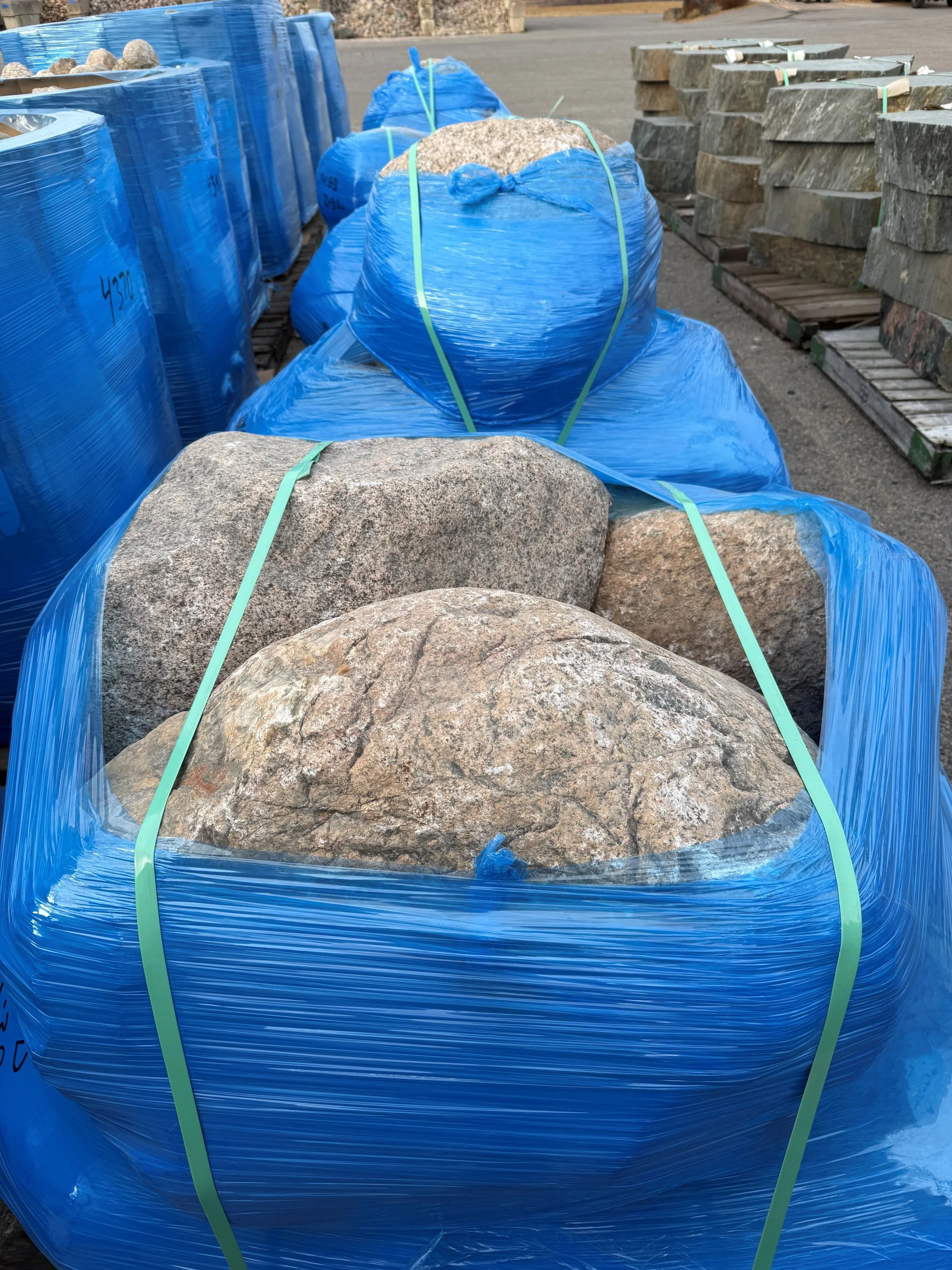 2-3' WI Granite boulders palletizes and wrapped
