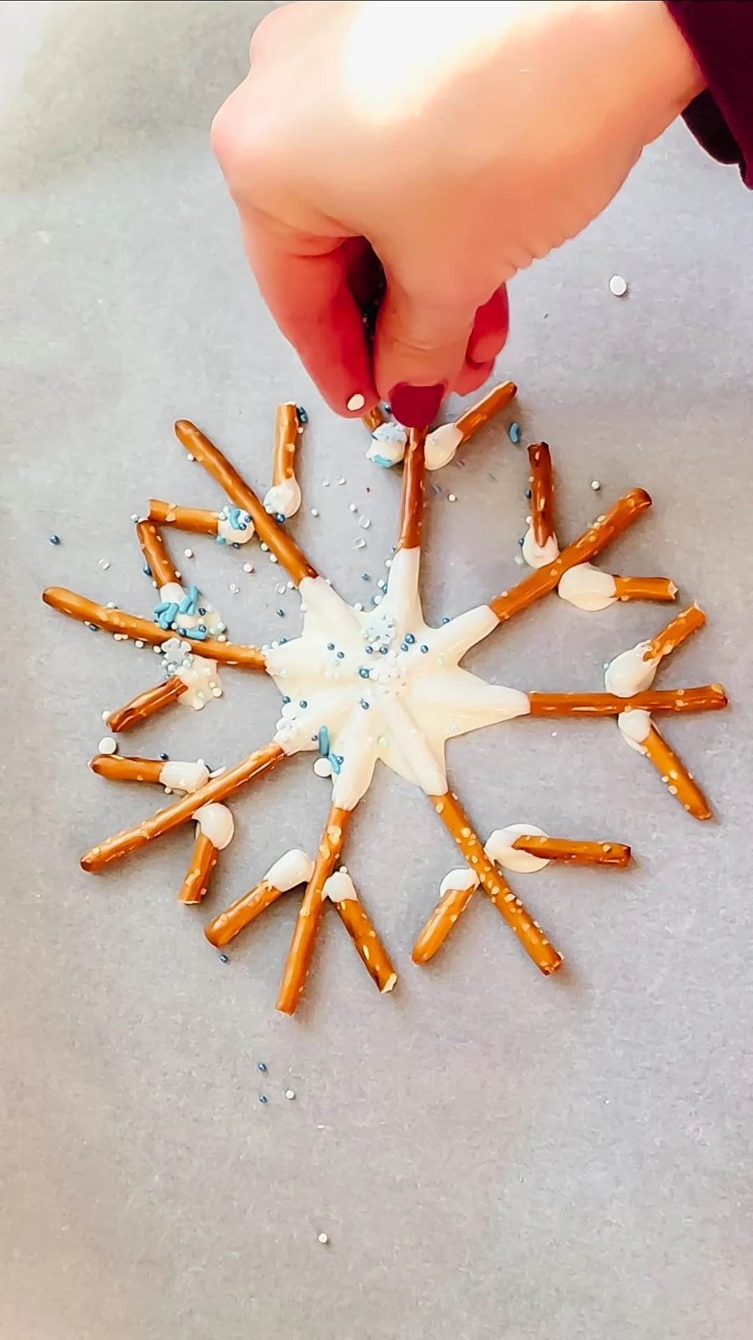 Pretzel Snowflakes: Easy, Edible Holiday Magic!