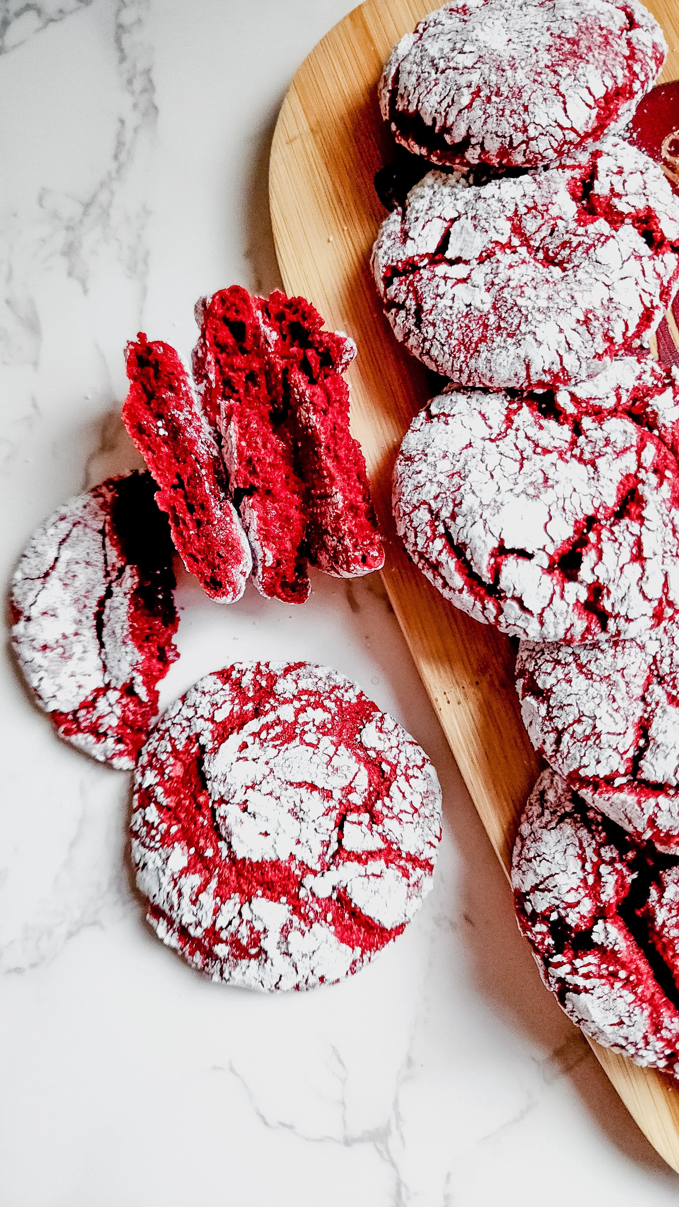 Red Velvet Crinkle Cookies Recipe: A Holiday Classic with a Dash of Whimsy!