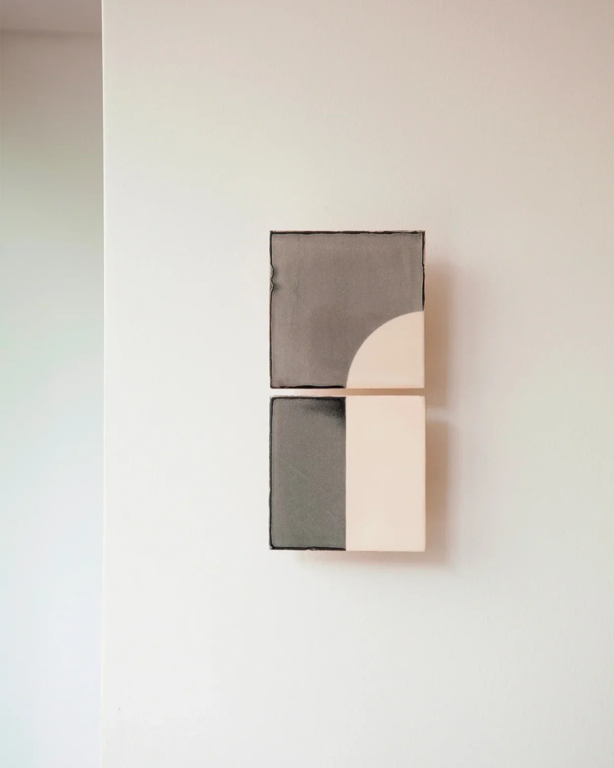 TILES DOOR G - GREY + WHITE