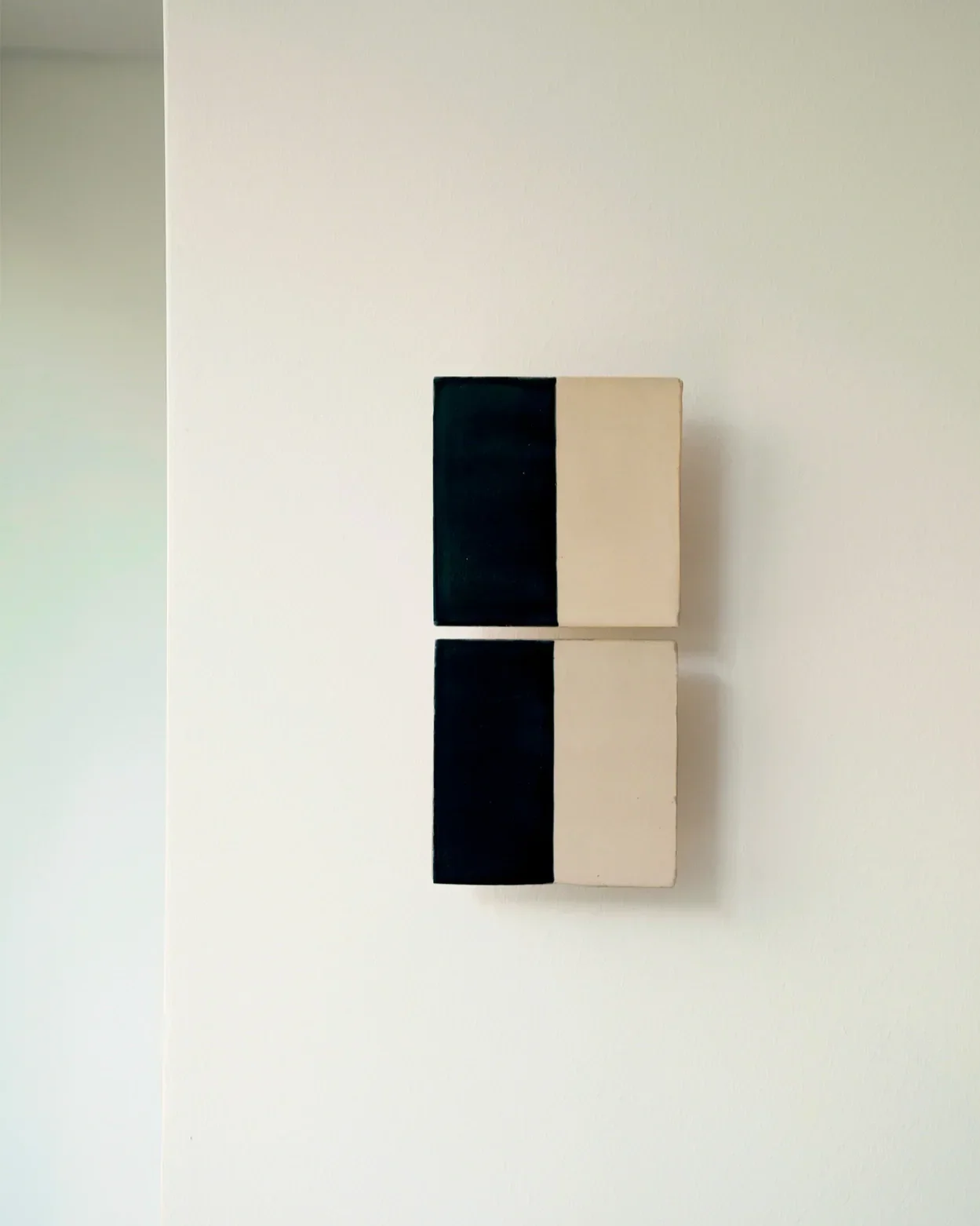 TILES LINE N - BLACK + WHITE