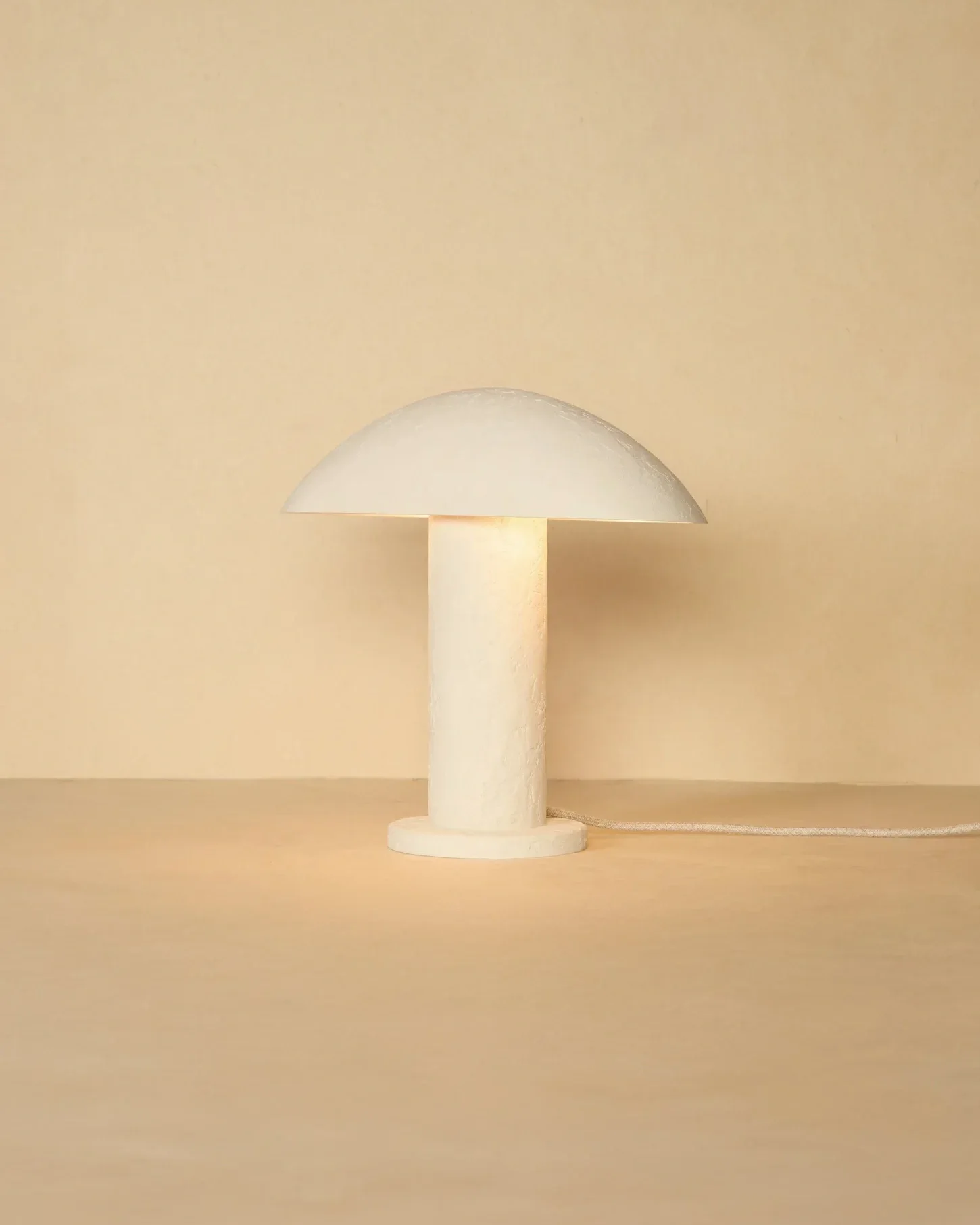 NEZU TABLE LAMP SMALL - PLASTER