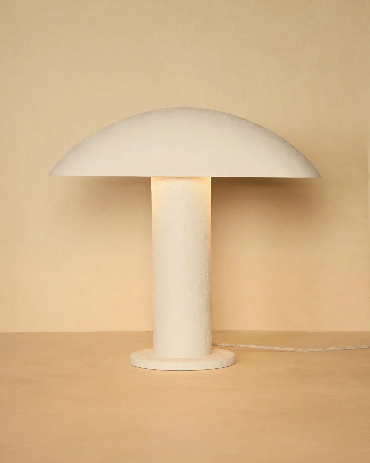 NEZU TABLE LAMP LARGE - PLASTER