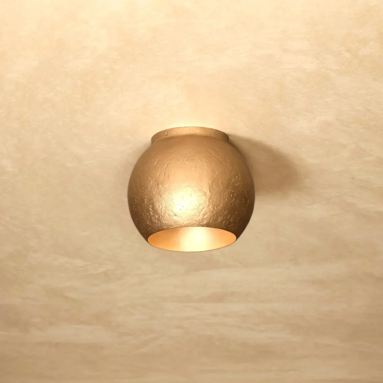 KORA_BRONZE_PLAF_01c.webp