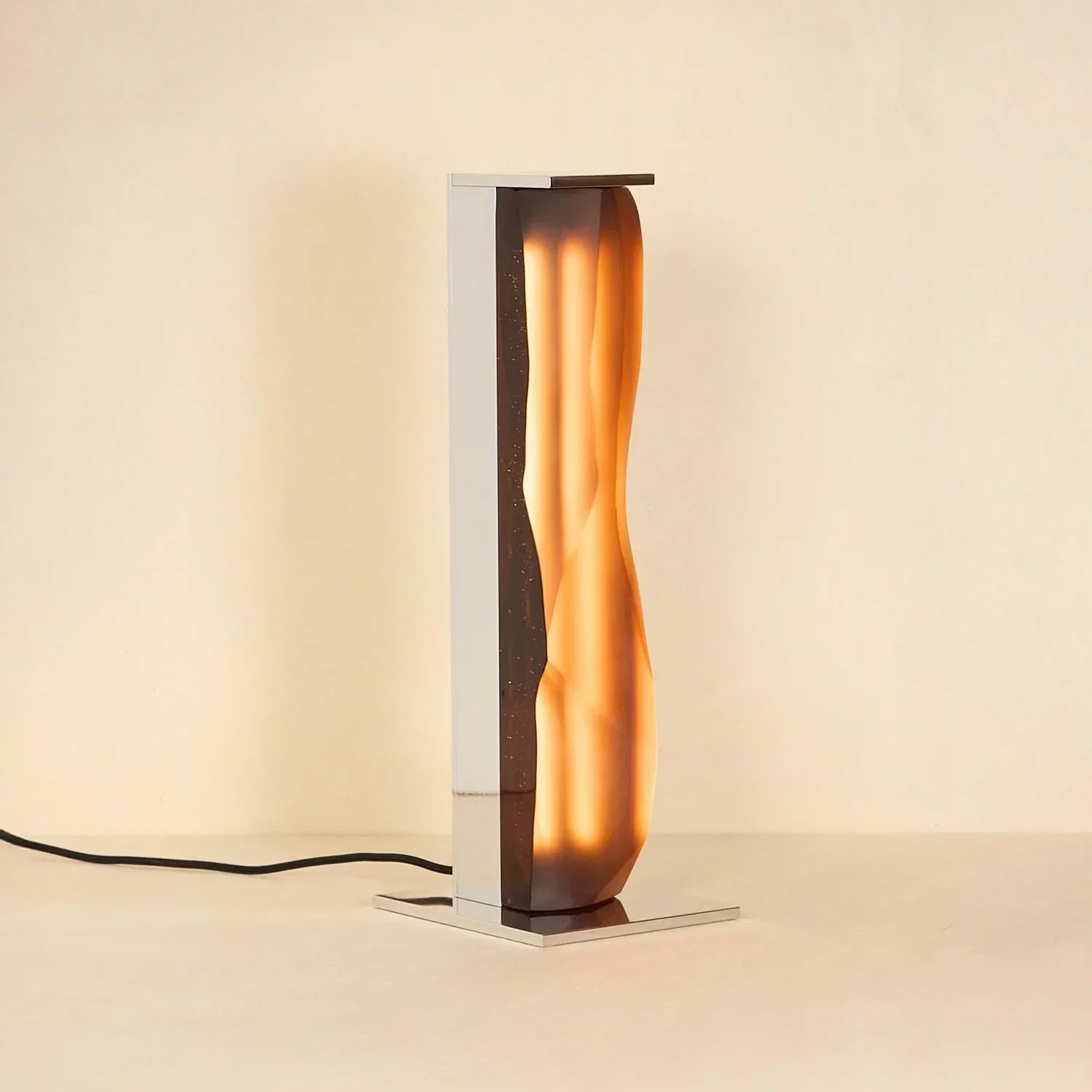 ITYS_GM_tablelamp.jpg.webp