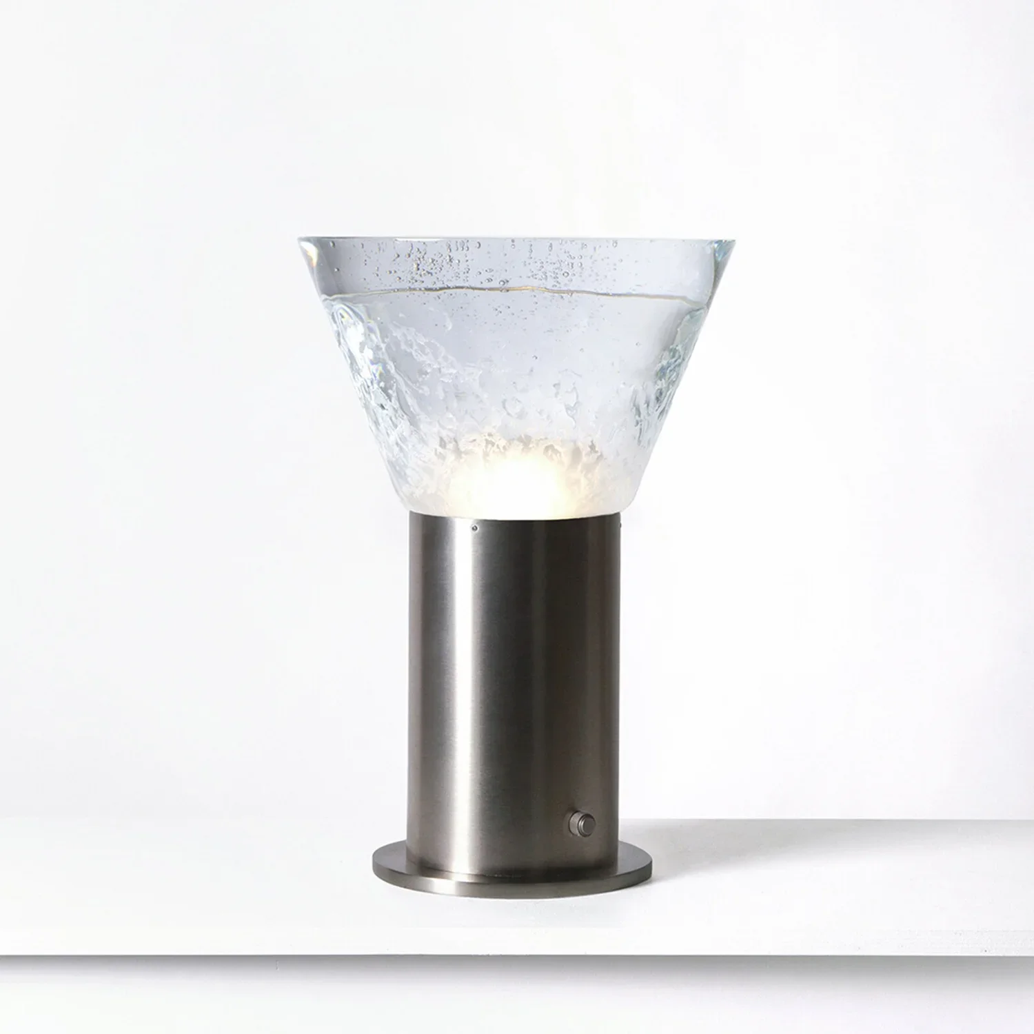 garnieretlinker-phoria-tablelamp-4.webp