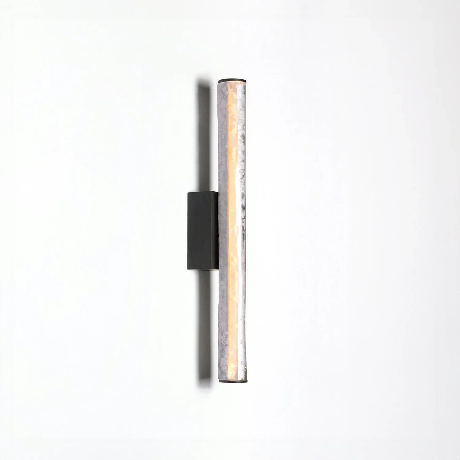 garnieretlinker-eos-sconce-1.jpg.webp