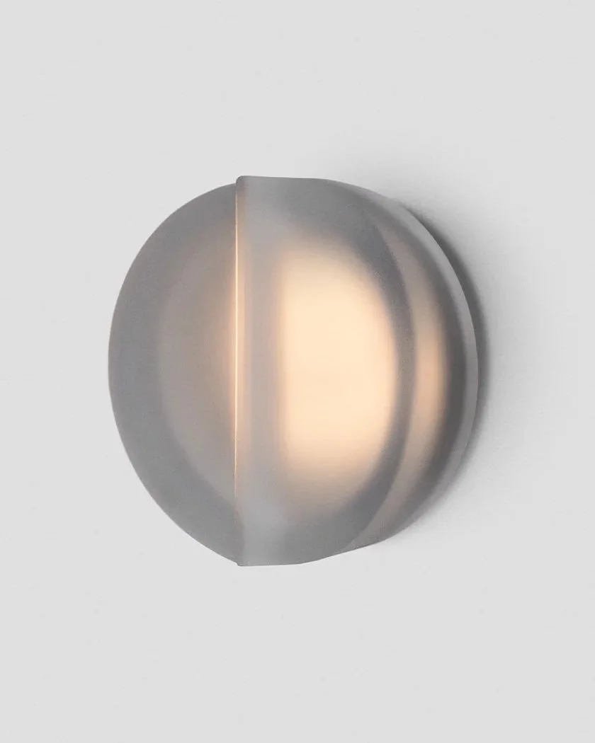 Articolo-Studios-Occhi-Maxi-Wall-Sconce-On.jpg