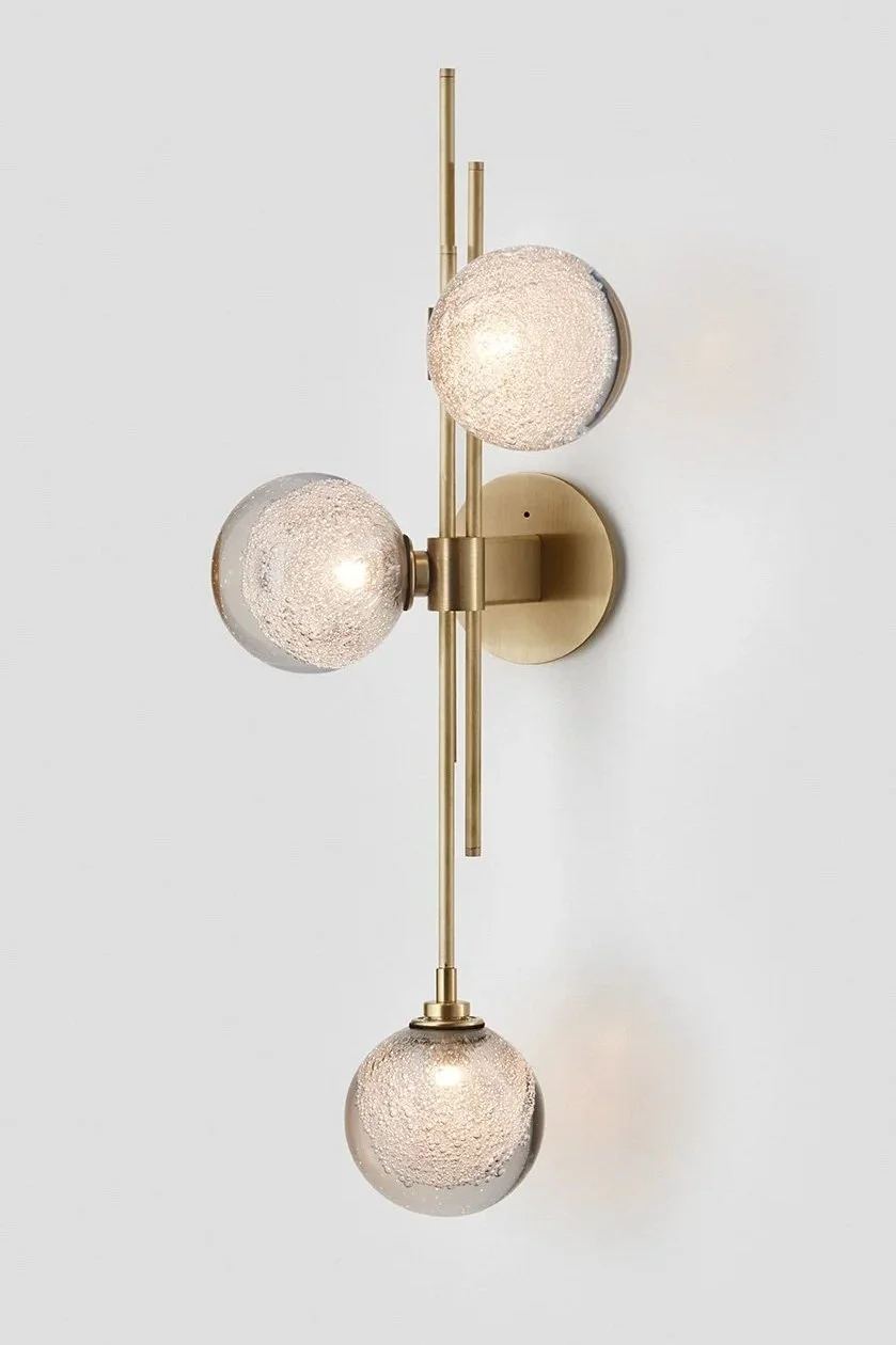 TRILOGY VERTICAL WALL SCONCE - BRASS / FIZI
