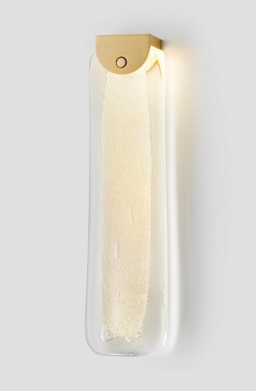 Articolo-Studios-Slab-Wall-Sconce-Fizi-Brass-On-1-3.jpg