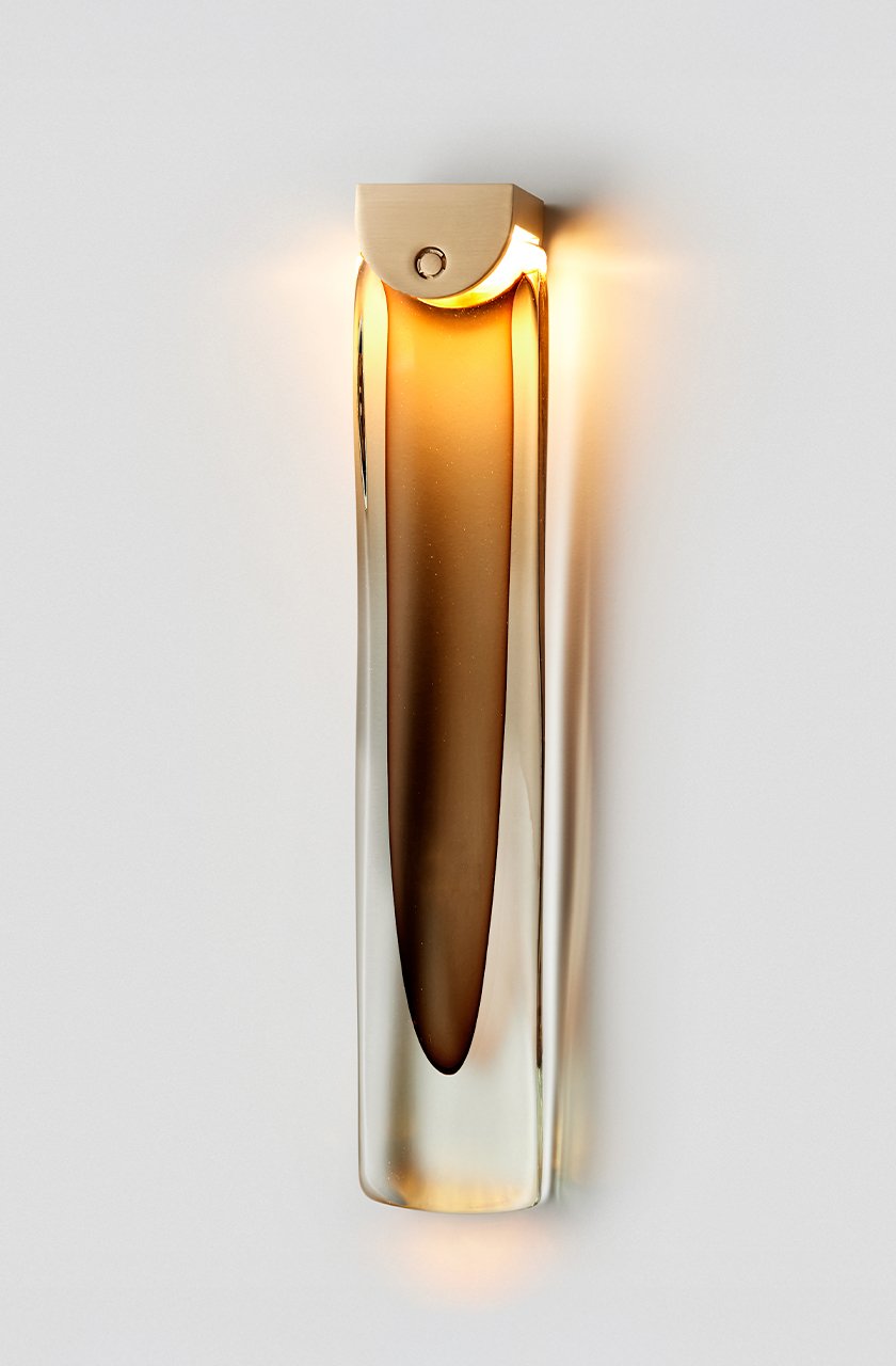 Articolo-Studios-Slab-Wall-Sconce-Tea-Brass-OnV2.jpg