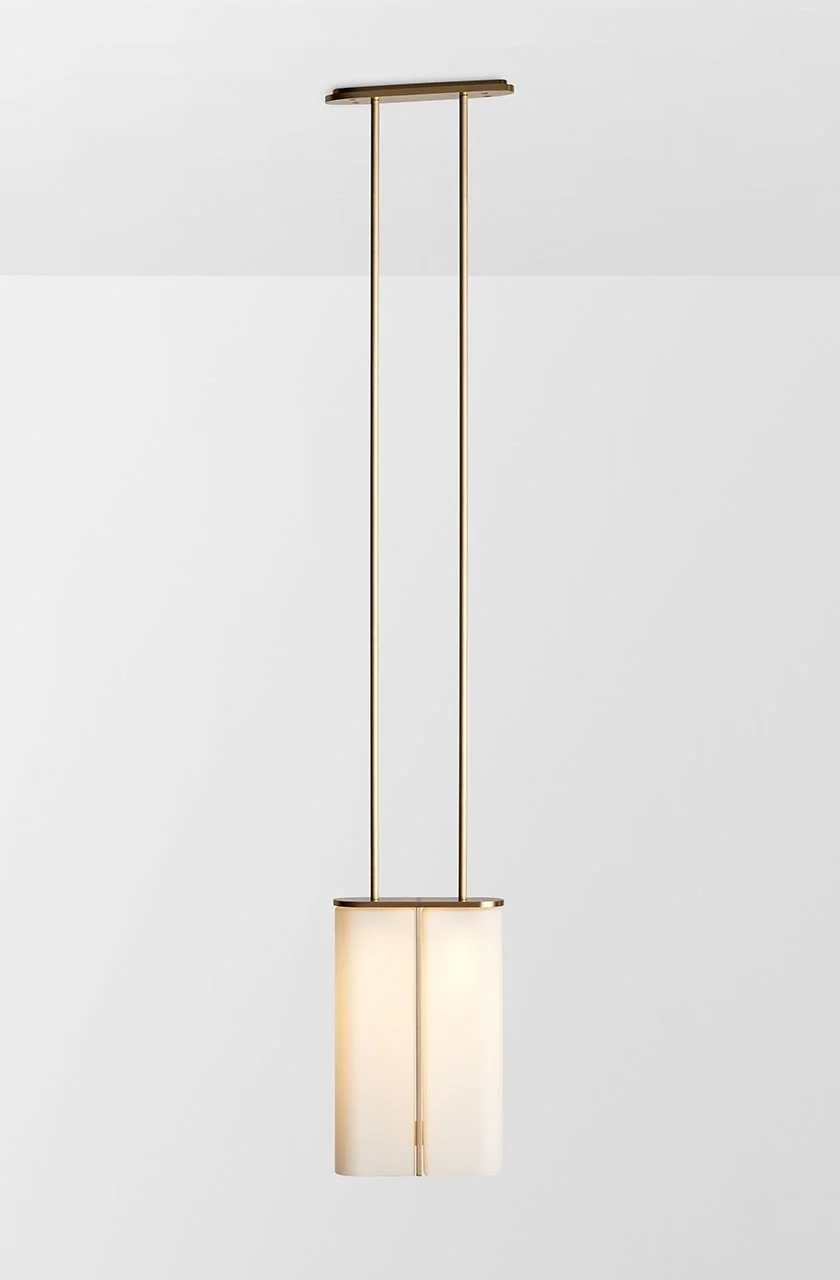 Articolo-Studios-Slim-Pendant-Snow-Brass-On-2.jpg