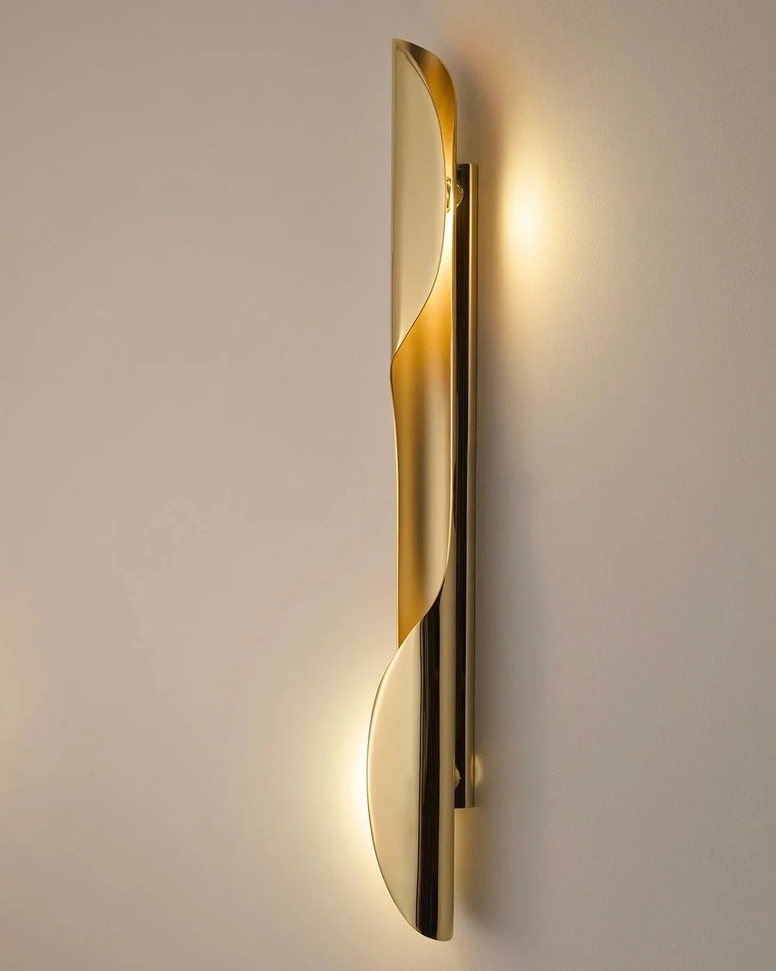 jennifer-midoz-mydriaz-paris-torsade-wall-light-10-2400x.jpg