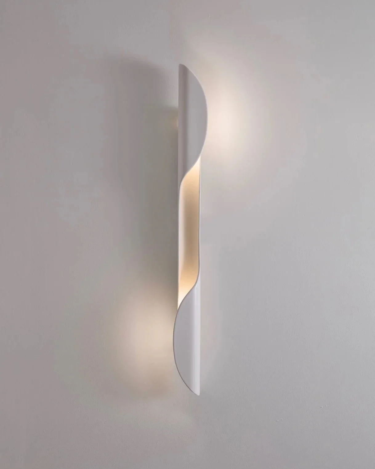 jennifer-midoz-mydriaz-paris-torsade-ceramics-wall-light-3-2400x.jpg