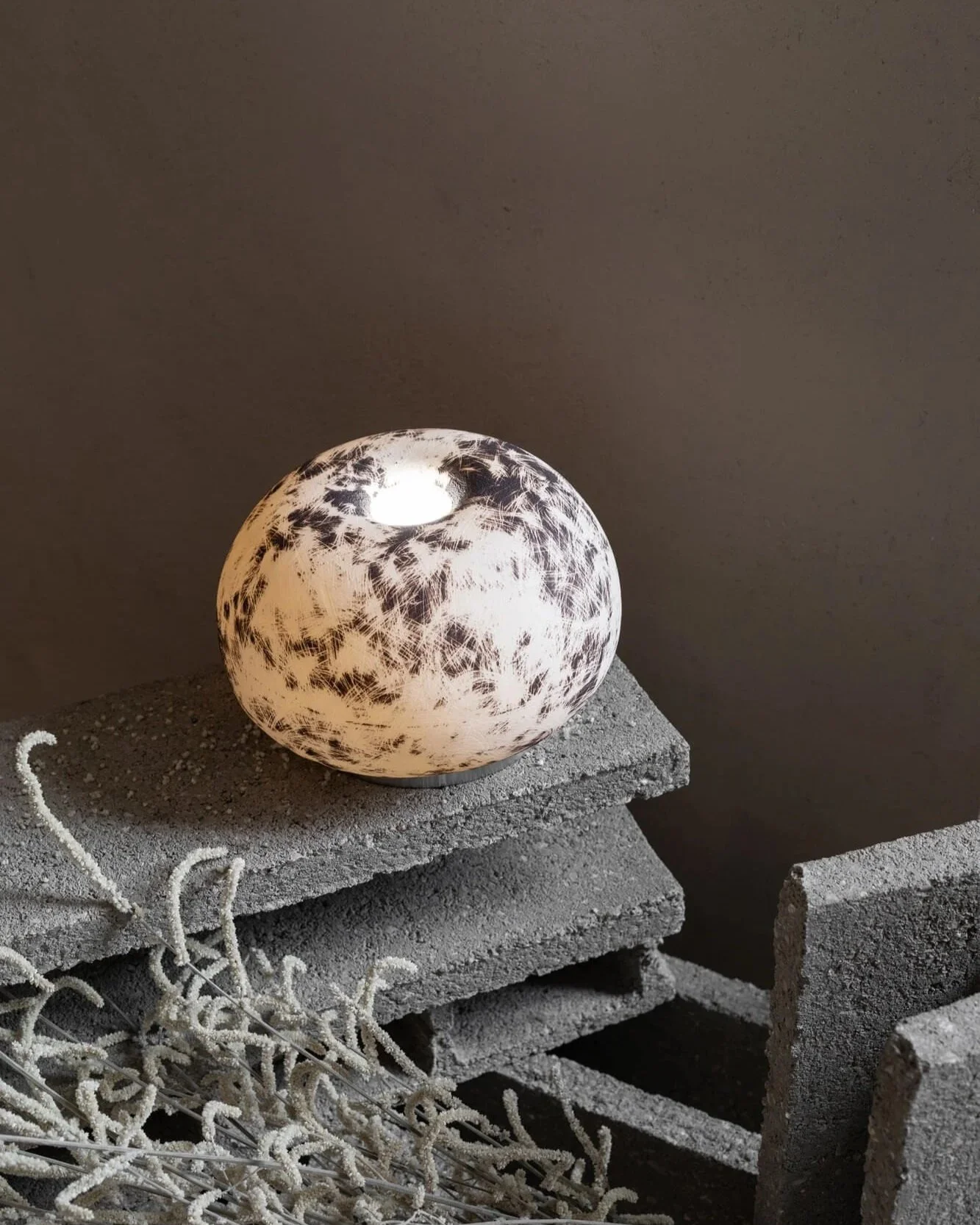 jennifer-midoz-mydriaz-paris-sgraffito-02-table-lamp-8-2400x.jpg