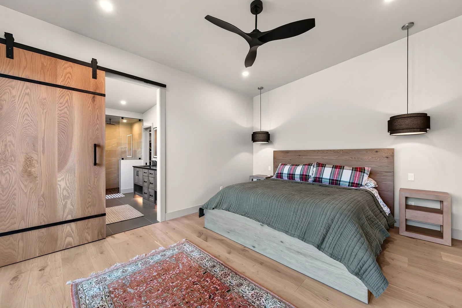 i4 21 Stephenson Place Full Res 16.jpg