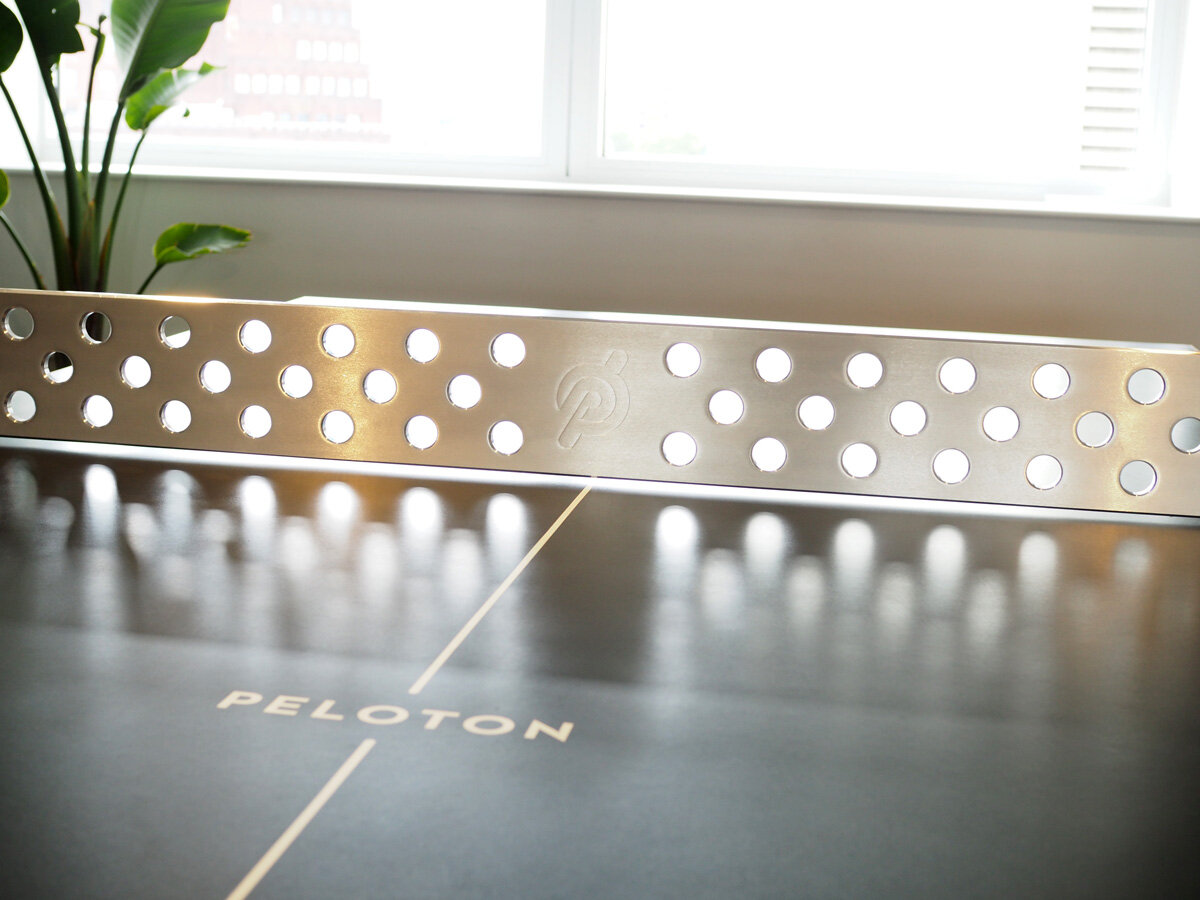 peloton-ping-pong-table-black-walnut-aluminium.jpg