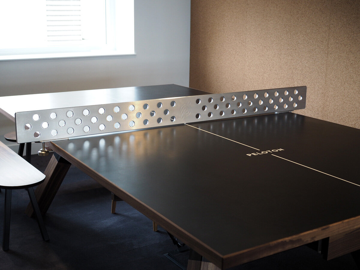 peloton-ping-pong-table-black-white-walnut-aluminium.jpg