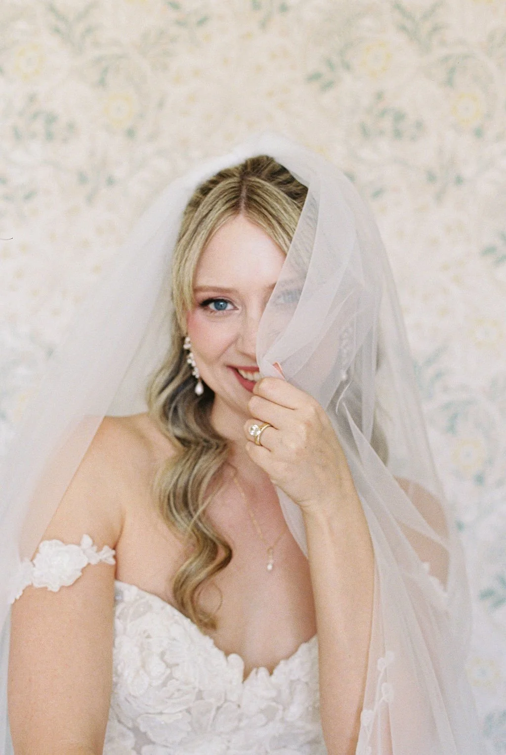 Diana-Brewer_Molly-Mario_Bridals-48.jpg