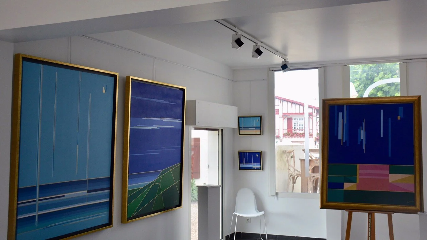 Derniers jours. D&eacute;crochage Dimanche 10 juillet. #bidartcotebasque #galeriepilitaffernaberry #geometricart #semiabstractart #lightpainting #happypainter #happycollector #artathome