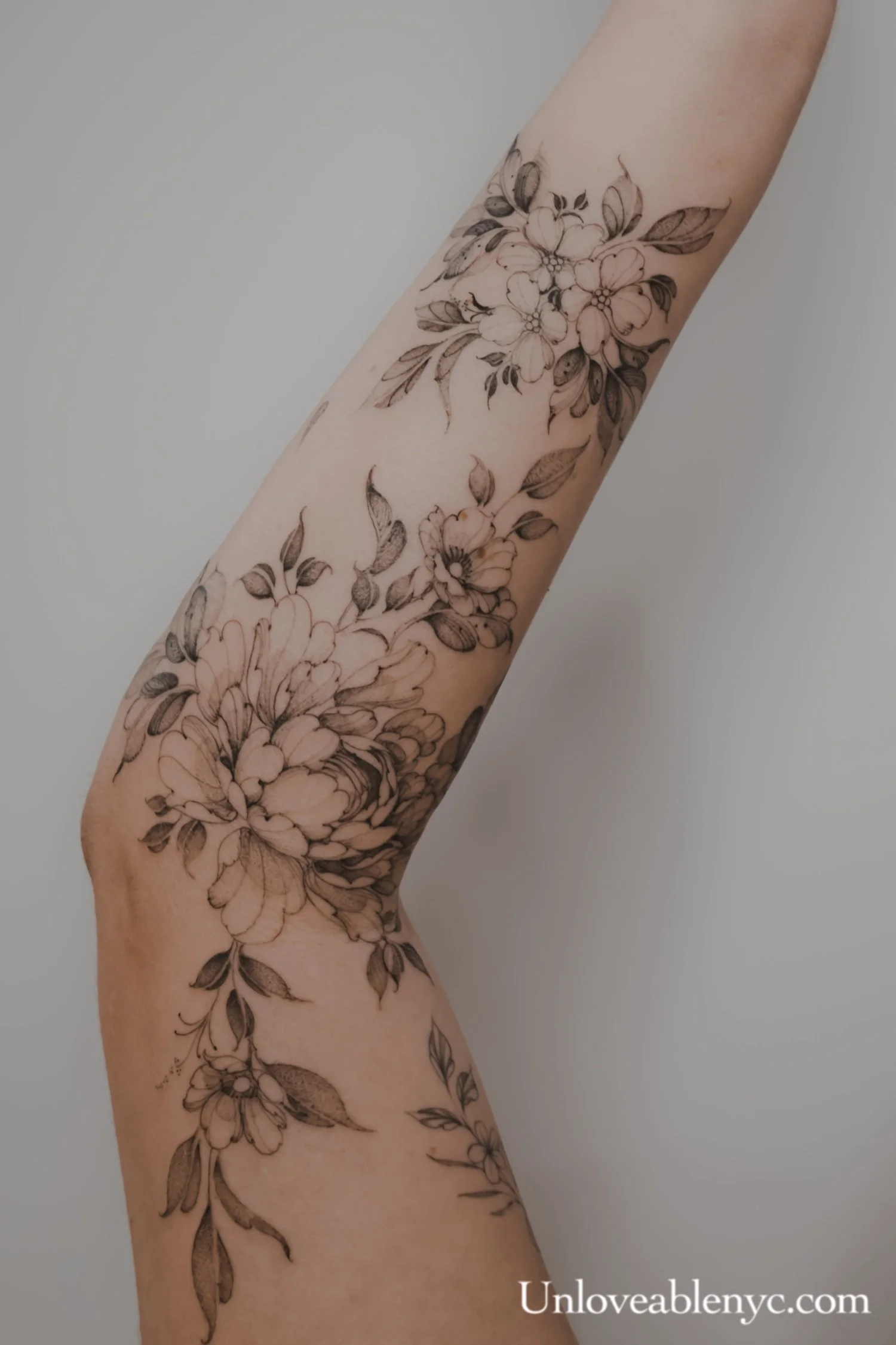 Fine line tattoo artist Brooklyn NY, Black and grey floral flower tattoos, Elegant floral tattoos, Soft detailed tattoos, Delicate floral tattoos NYC, Delicate Minimalist floral tattoos, Fine line botanical tattoos, Custom fine line floral tattoos, B