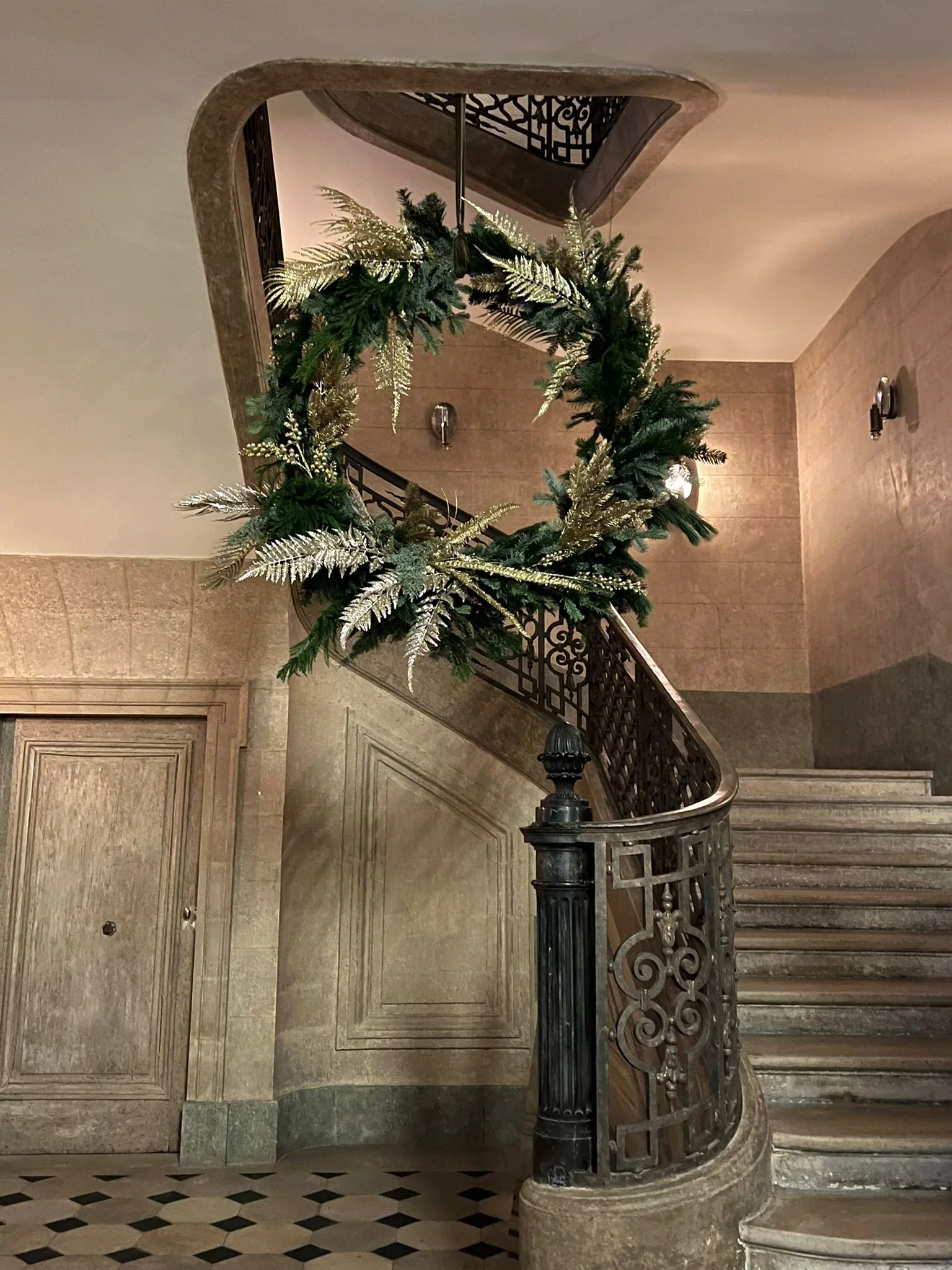  Couronne de Noel  Me contacter pour commande et infos 