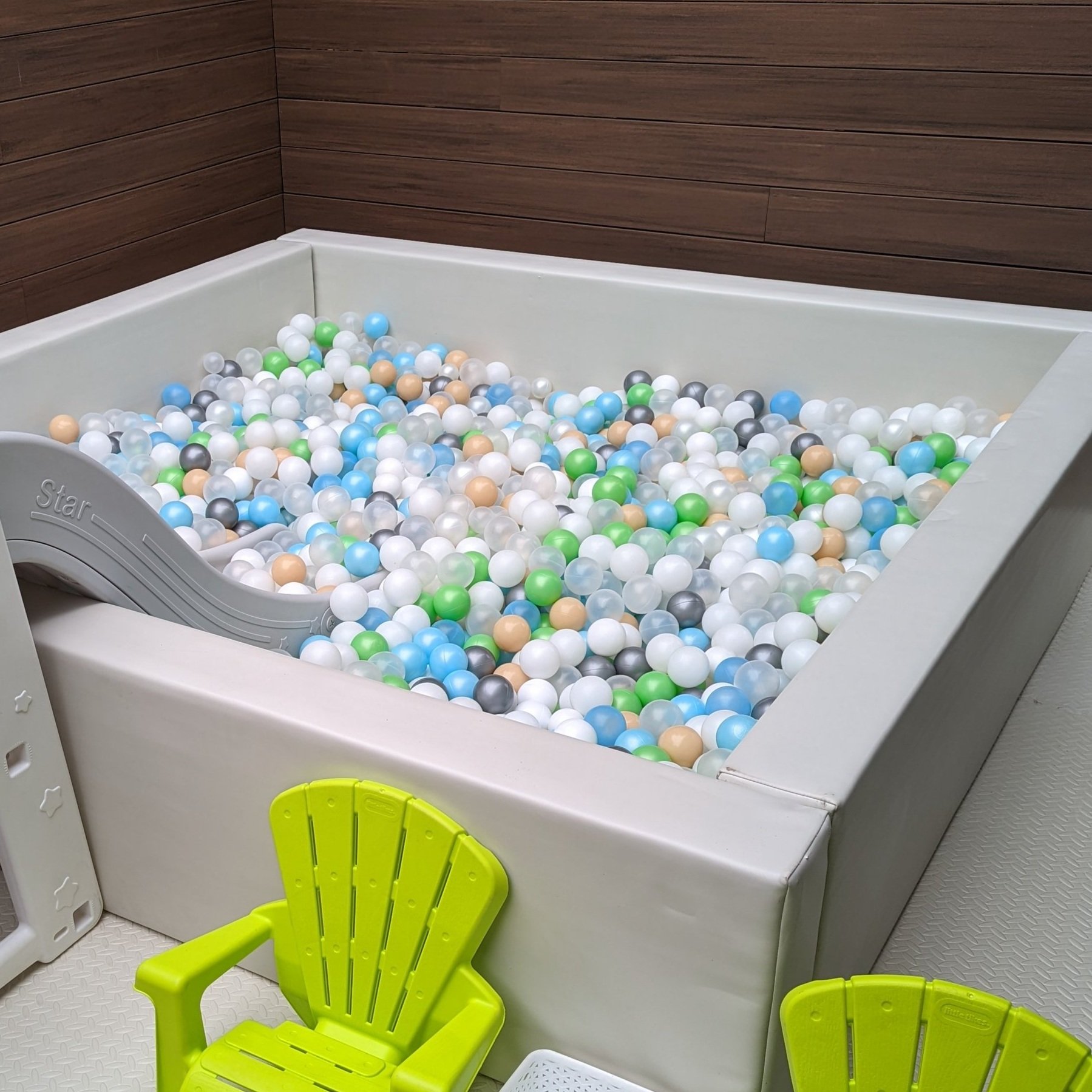 White Ball Pit Hire - Fun HQ  Ball pit party, Ball pit, Ball pit with slide