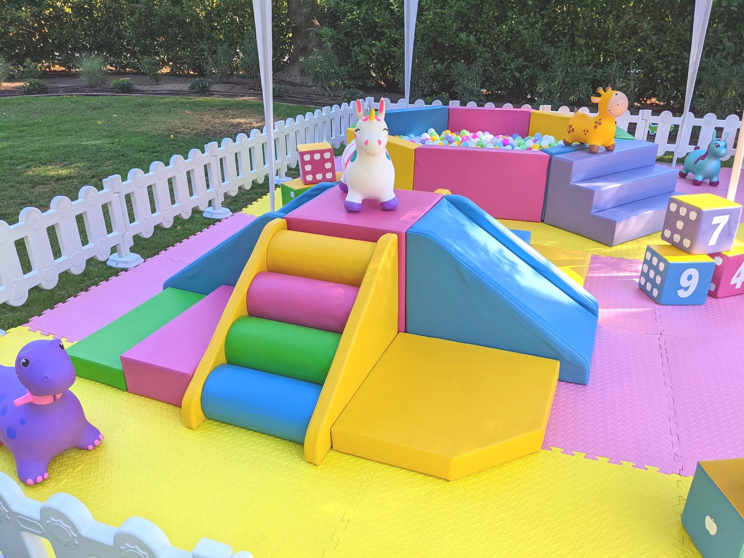 soft-play-ball-pits-poppytots