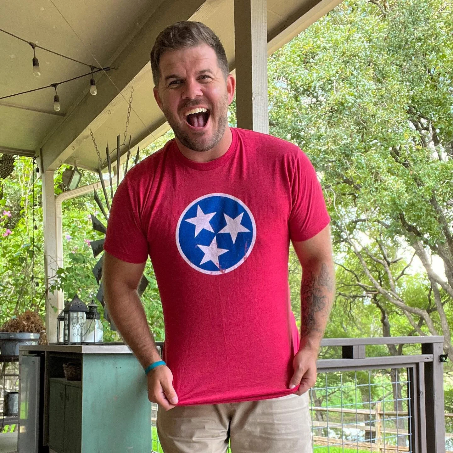 YALL! I&rsquo;M MOVING TO TENNESSEE!!
&bull;
Yes you read that correctly. Tennessee! How crazy is that?! It still doesn&rsquo;t even seem real when I say it. I was lucky enough to land an incredible job at a marketing agency just south of Nashville. 