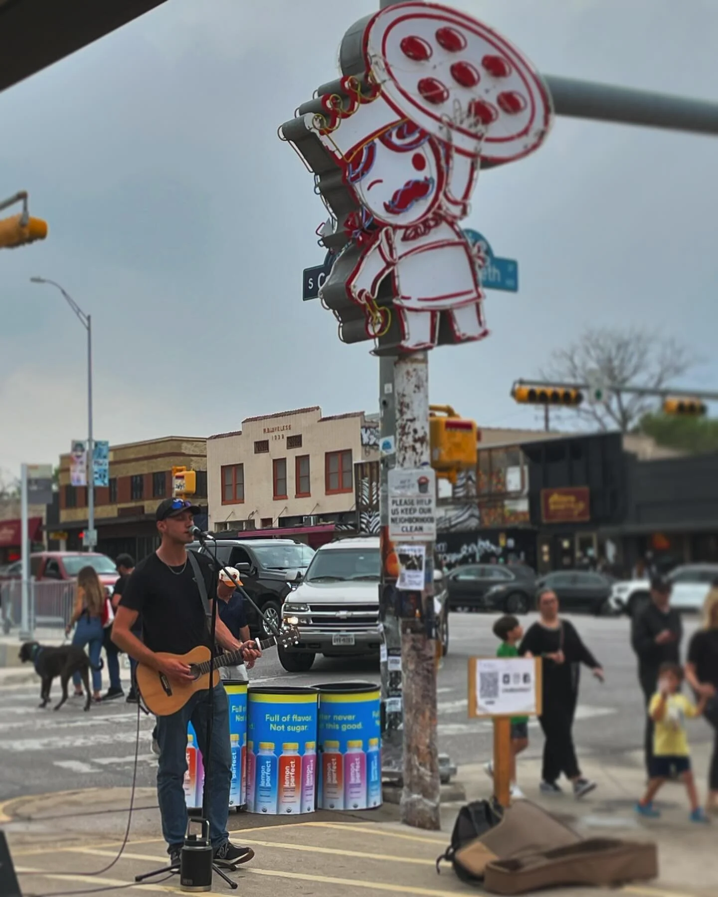 Austin, TX 
.
.
.
.
.
.
.
#yesadventures #longtimenopost #austin #texas #artist #singer #songwriter #livemusic #hustle #music #homeslice #explore #wander #weekend #sxsw #travel #travelmore @theblakerobert