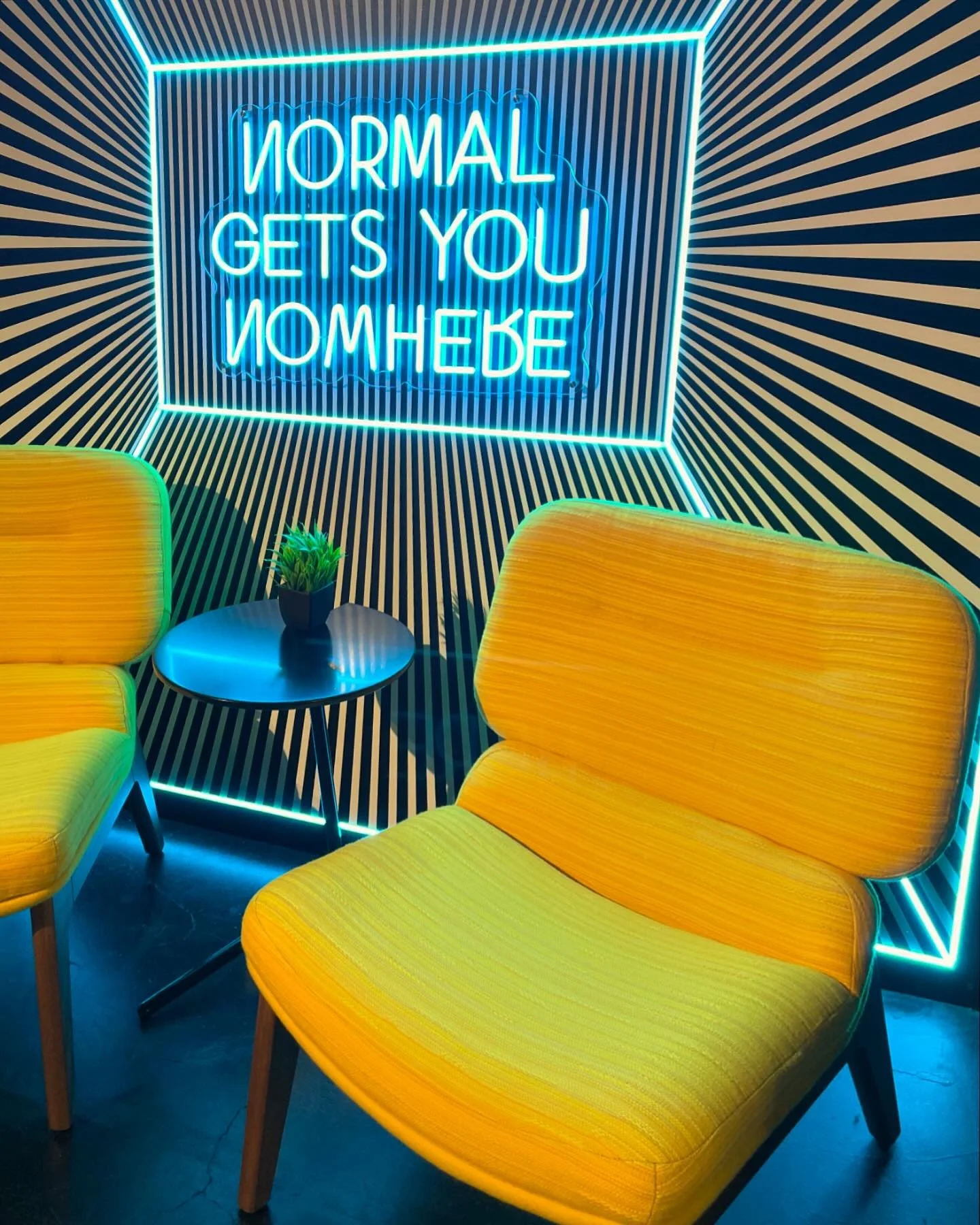 Excited to see fun colors and personality back at Neocon last week!
.
.
.
.
.
.
#yesadventures @neocon_shows @sixinchusa @momentum_textiles_walls @konceptlights @venue_industries @millerknoll #neocon #2024 #chicago #design #interiordesign #interiors 
