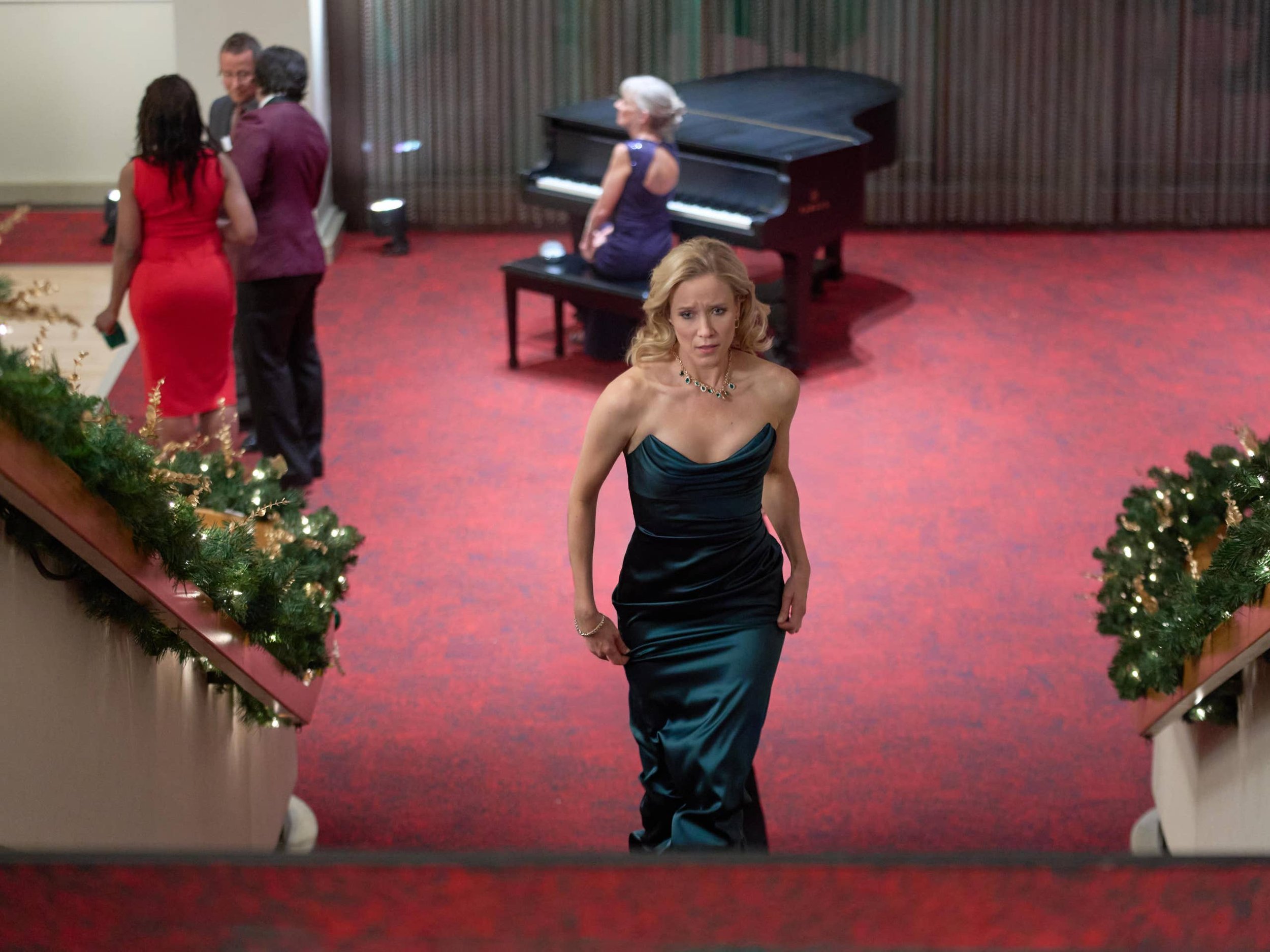 a-suite-holiday-rromance-12-1388995.jpg