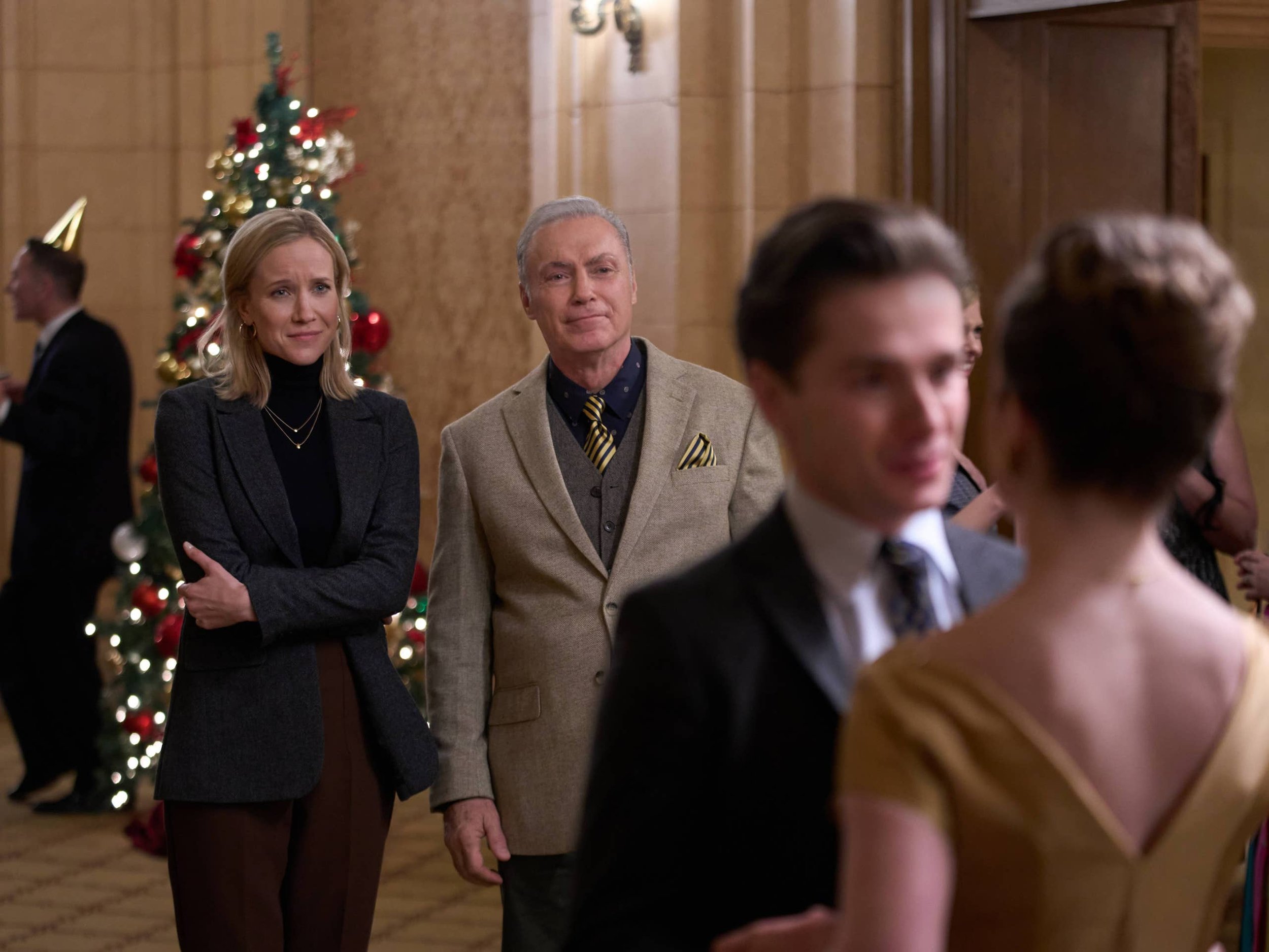 a-suite-holiday-rromance-6-1389001.jpg