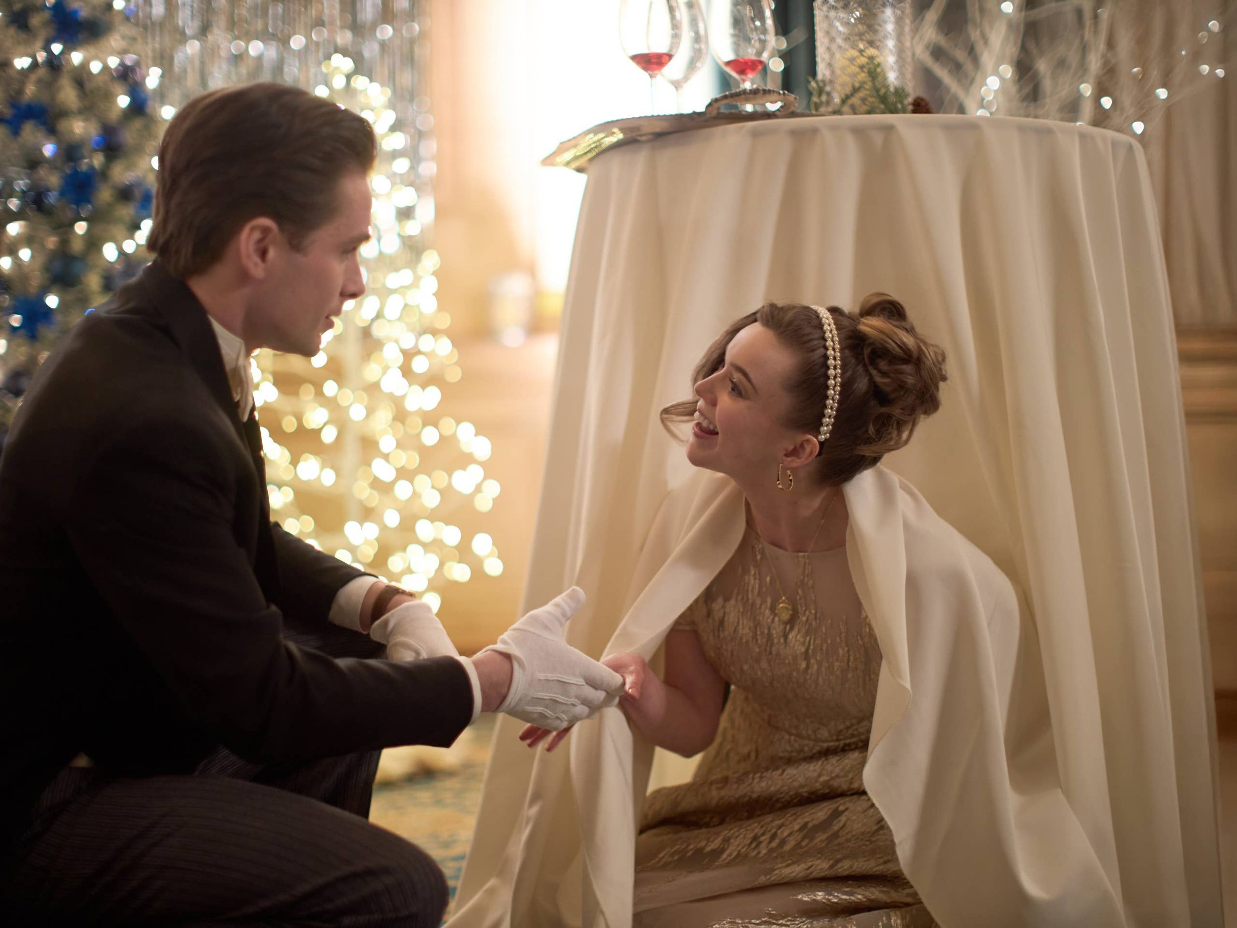 a-suite-holiday-rromance-7-1389000.jpg