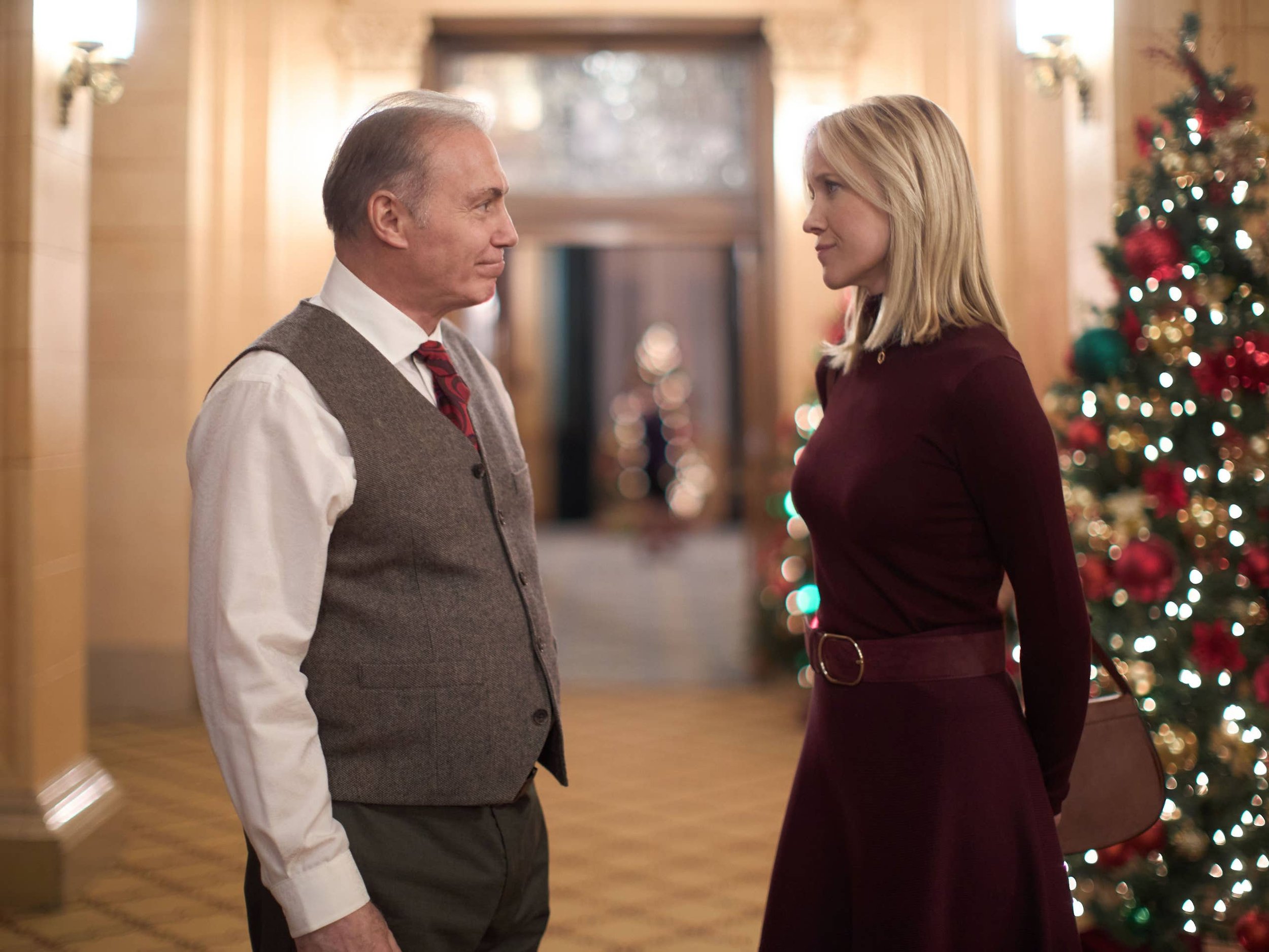 a-suite-holiday-rromance-5-1389002.jpg