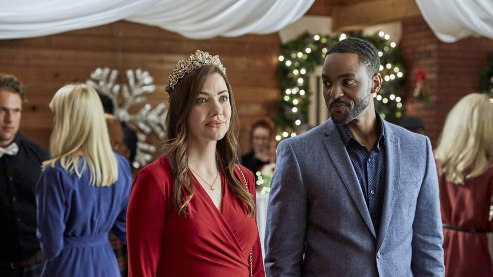 jingle-bell-bride-julie-gonzalo-ronnie-rowe-1014x570.jpg