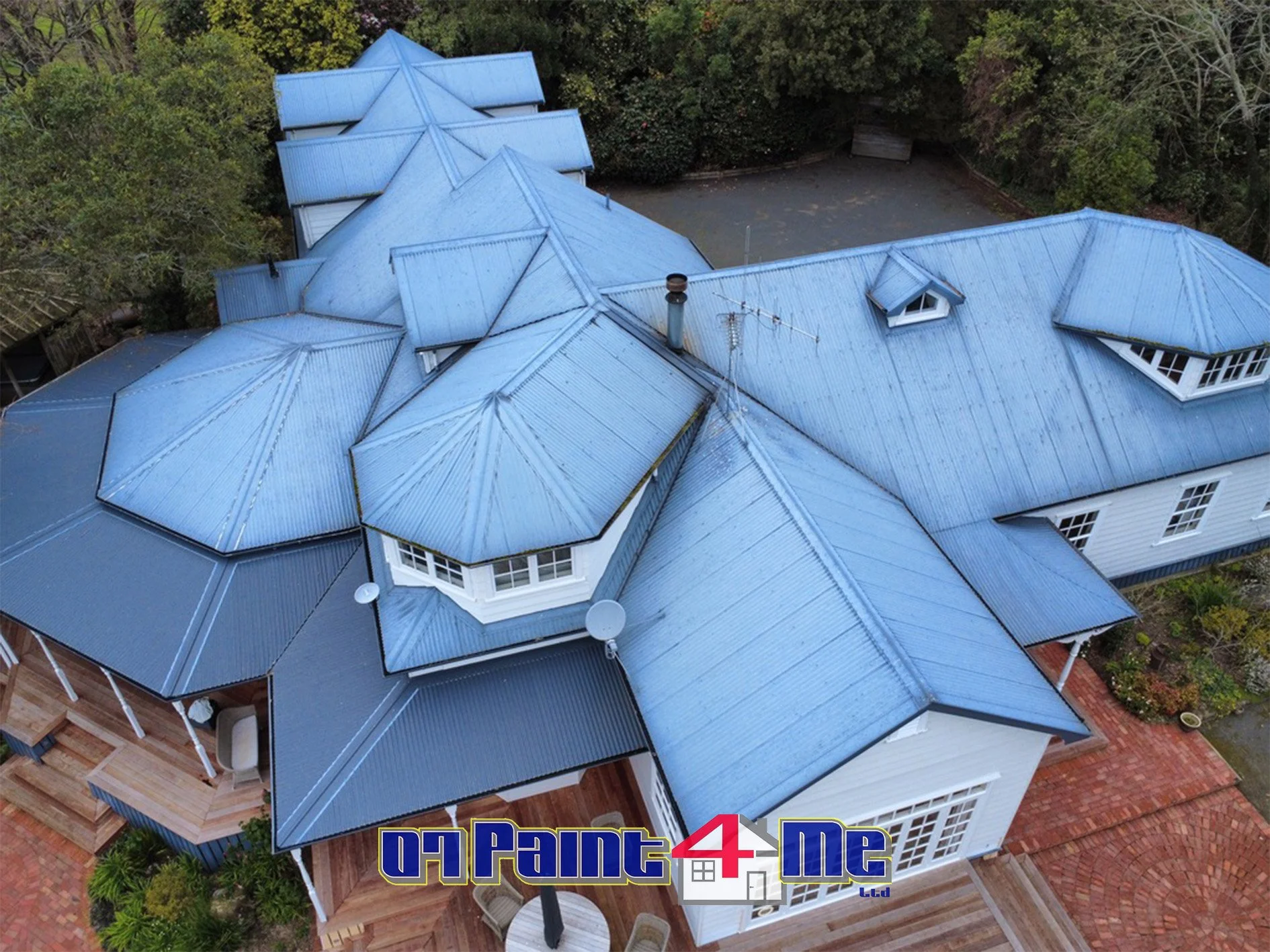 07Paint4Me_Farm_House_Roof_Painting_Before_Shot