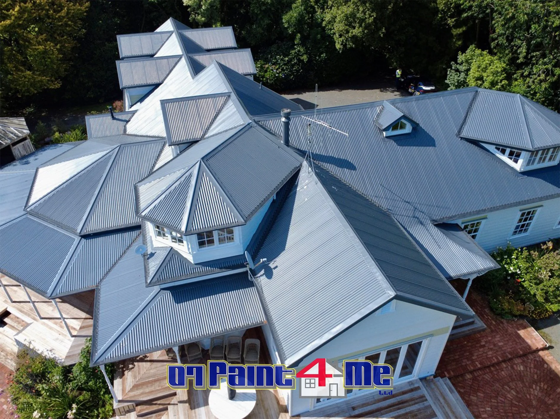 07Paint4Me_Farm_House_Roof_Painting_Before_Shot