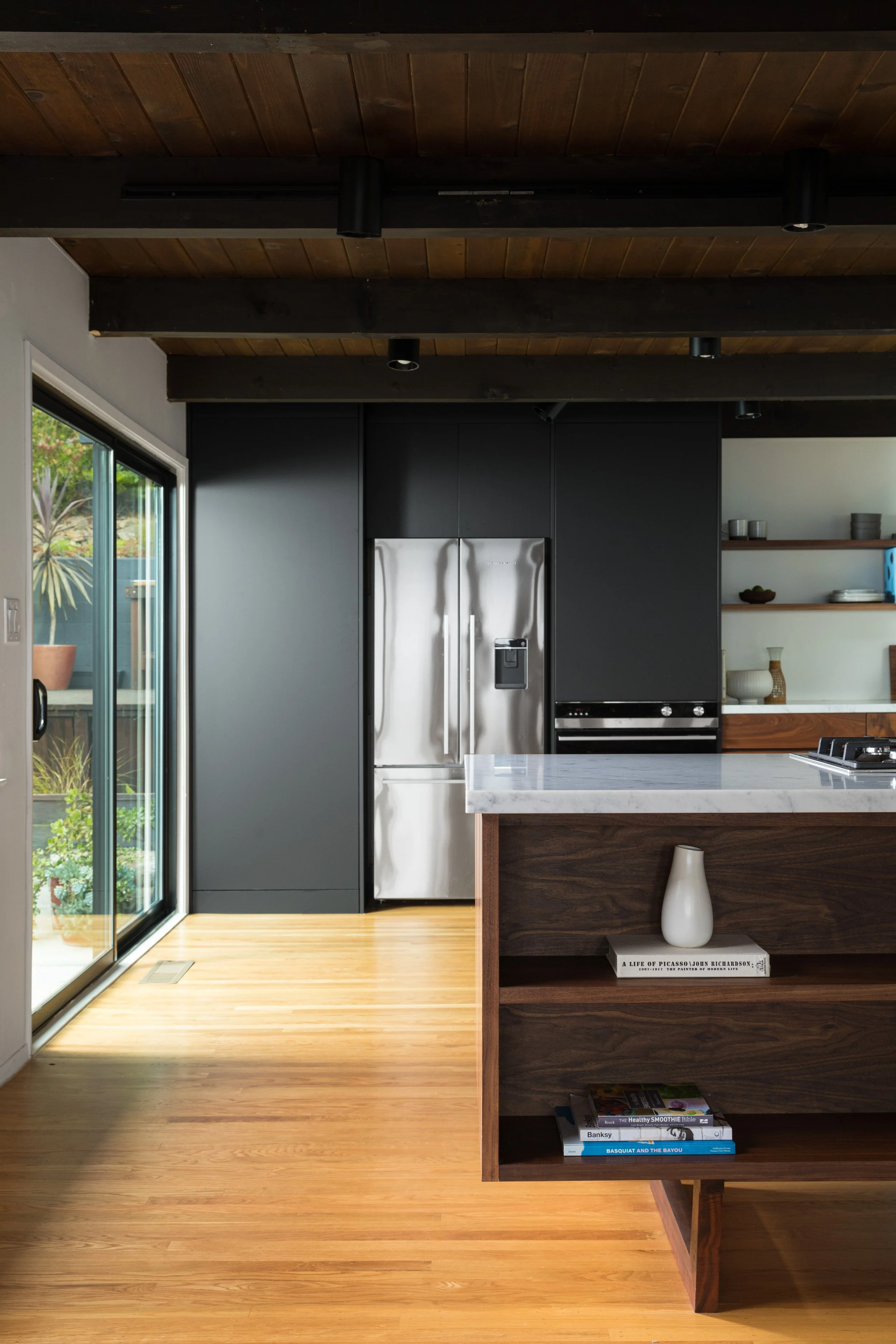 736 Glaston Pl kitchen 02.jpg