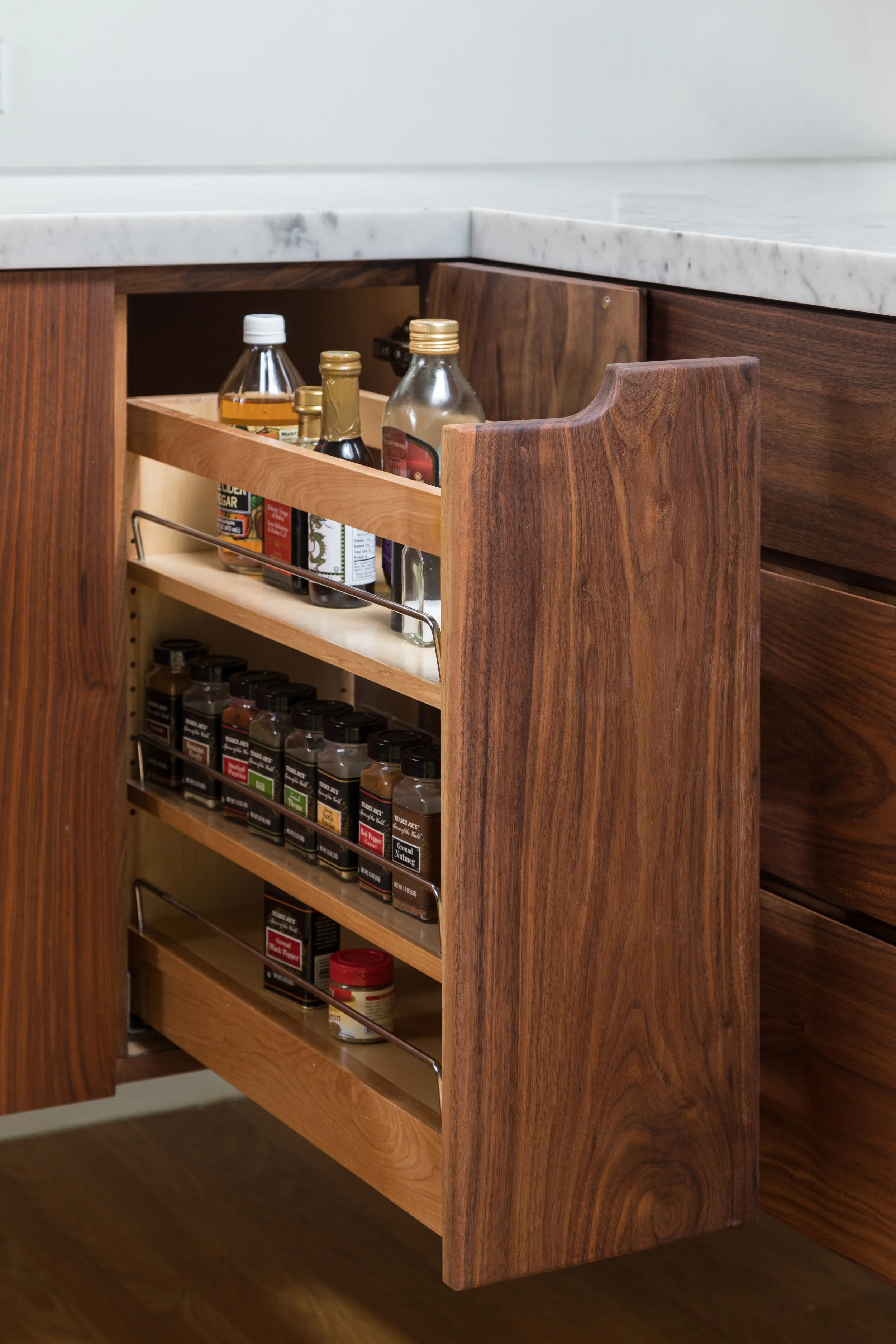 736 Glaston Pl kitchen 07.jpg