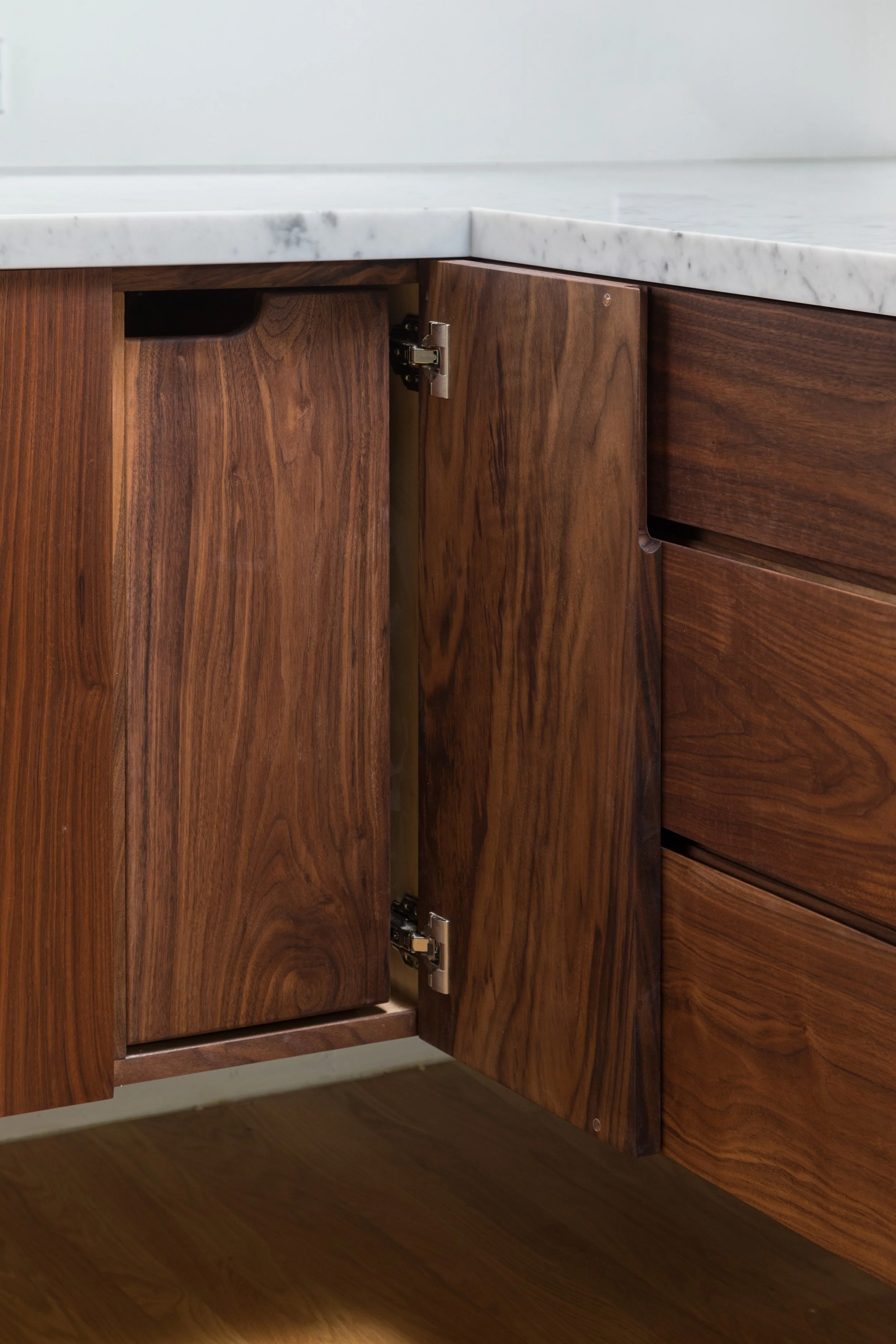 736 Glaston Pl kitchen 08.jpg
