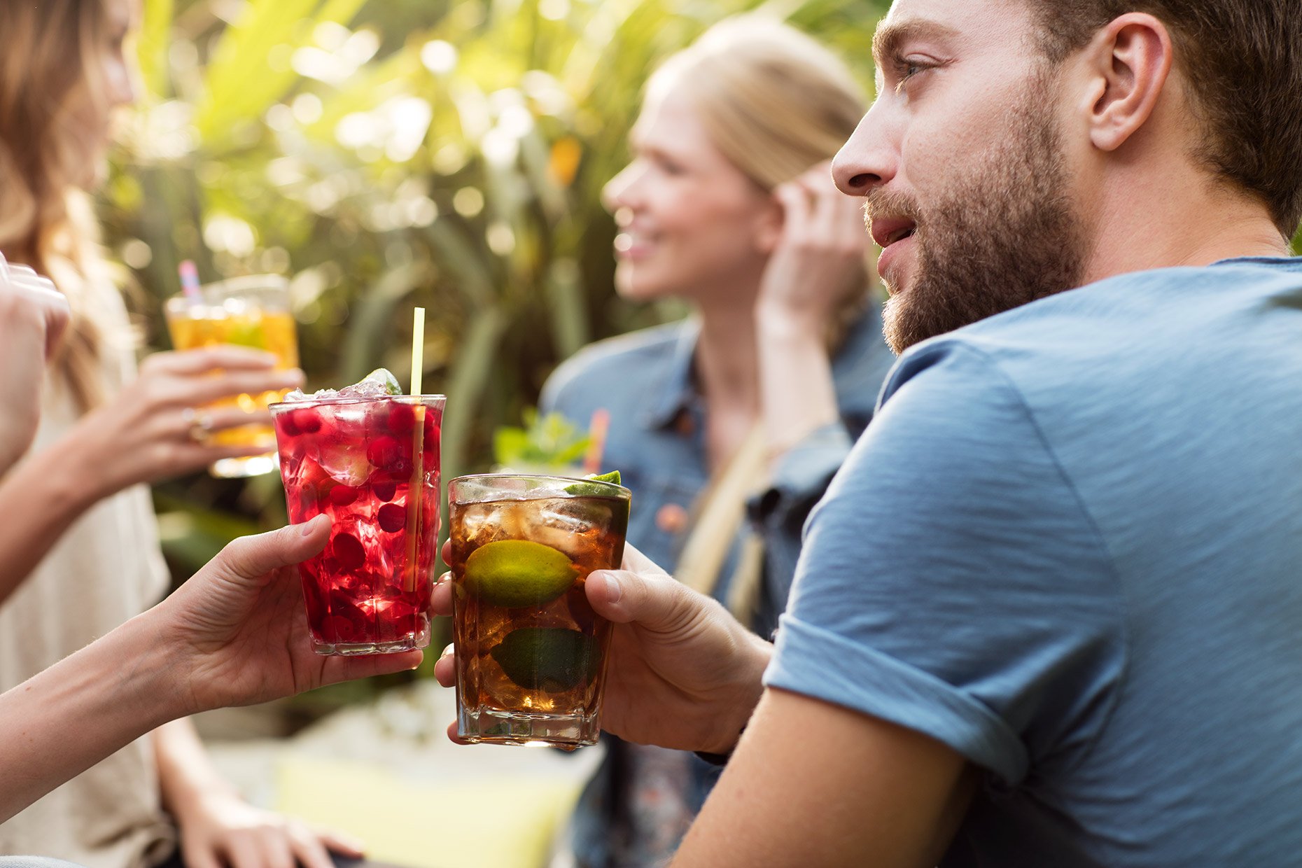 detail-of-friends-with-summer-drinks.jpg