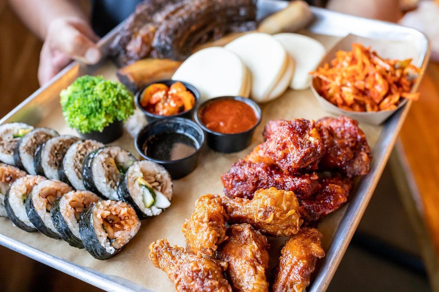 And this is @seoulfoodmeatco in Feast mode. 😎🙌🏼😋 Our Southern BBQ with Korean flavors menu items are shareable! Or keep it all for yourself. We don&rsquo;t judge. 
.
#seoulfoodmeatco #seoulfoodmeatcompany #southendclt #milldistrictclt #nodaclt #v