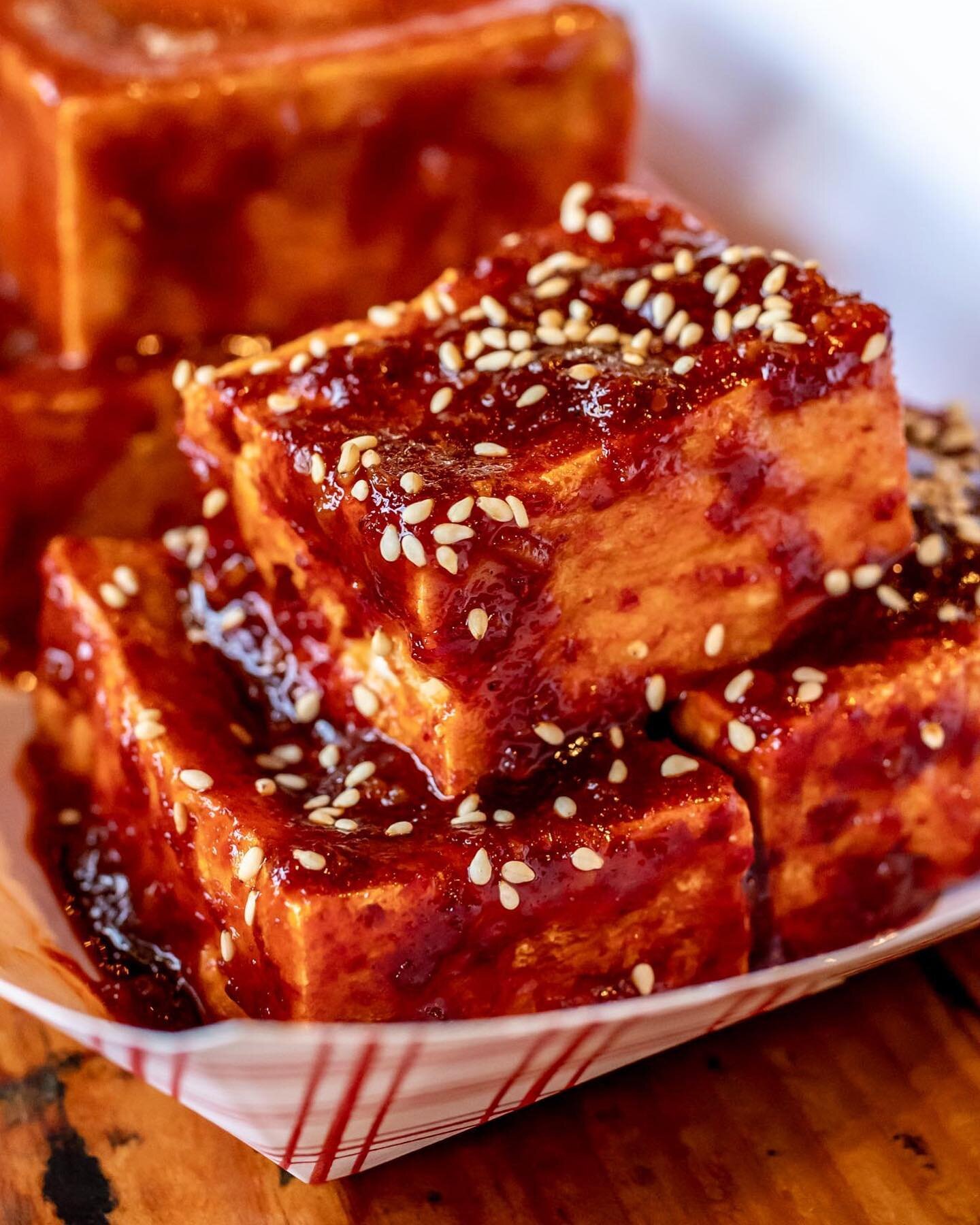 We may be known for our meats and wings, but we make great TOFU too. Pick your spice level with flavors like: Soy Garlic, Spicy BBQ, Sweet and Mild, and No Refund Spicy. 🔥🤩
.
#tofu #seoulfoodmeatco #seoulfoodmeatcompany #clt #cltnc #charlottenc #cl