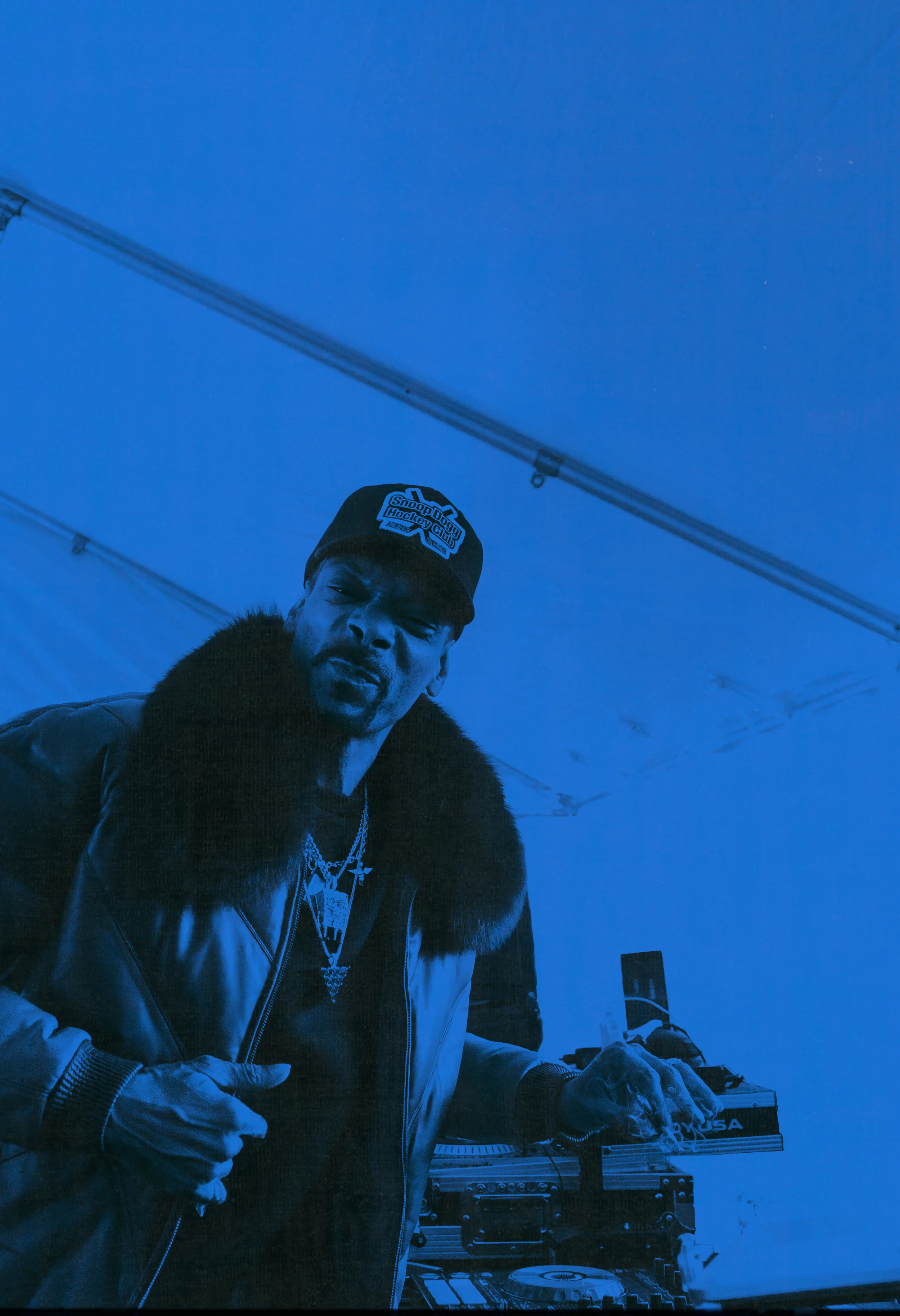 Snoop dogg border at the bottom.jpg